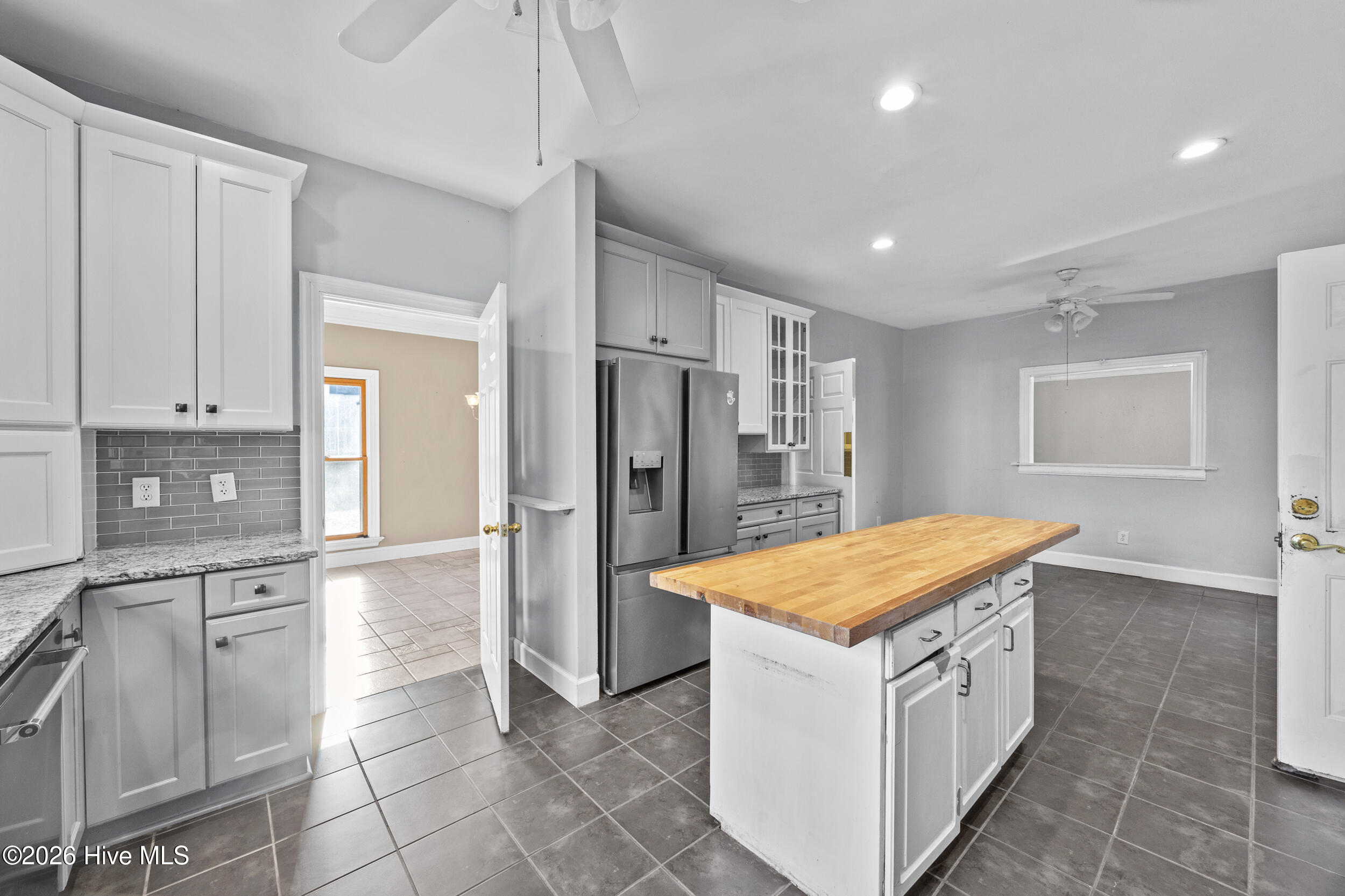 100554944 | Photo 16