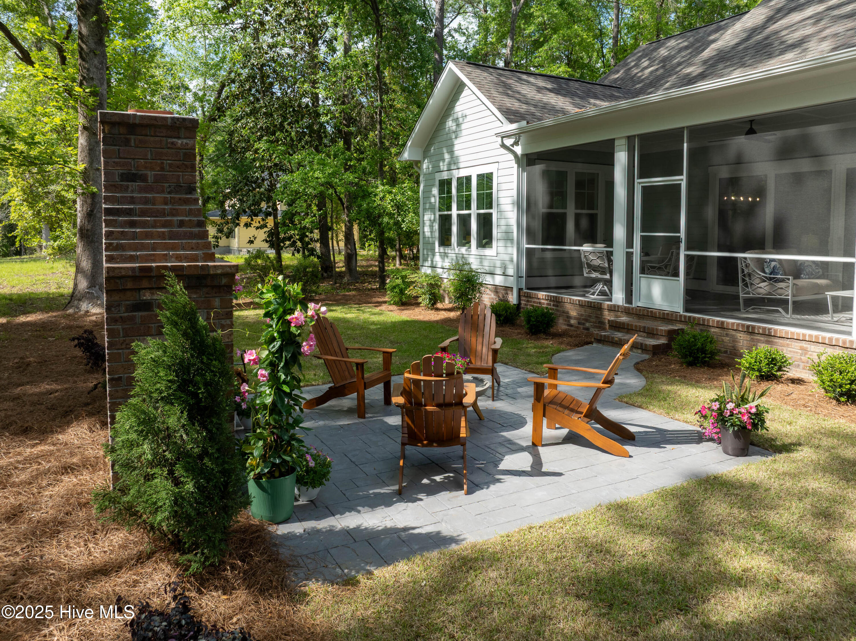 100487716 | Photo 46