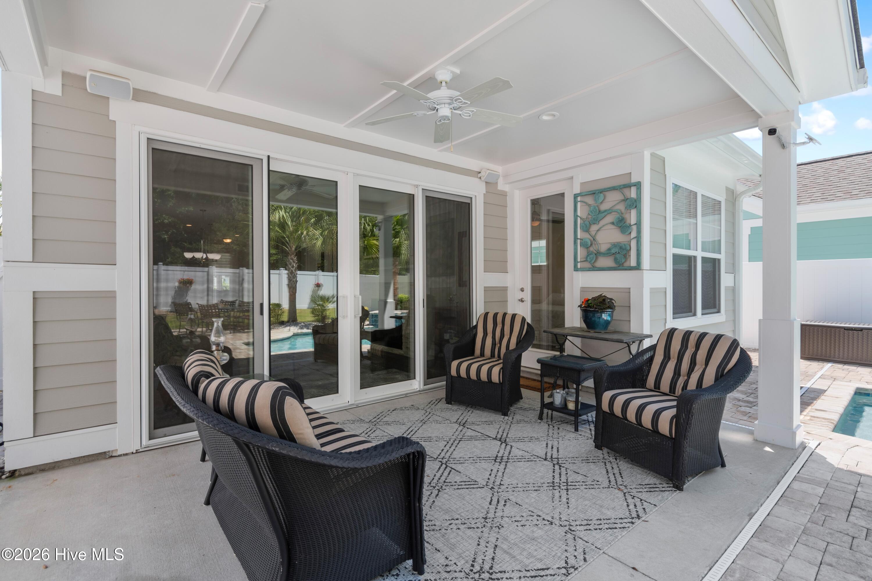 100561295 | Photo 33