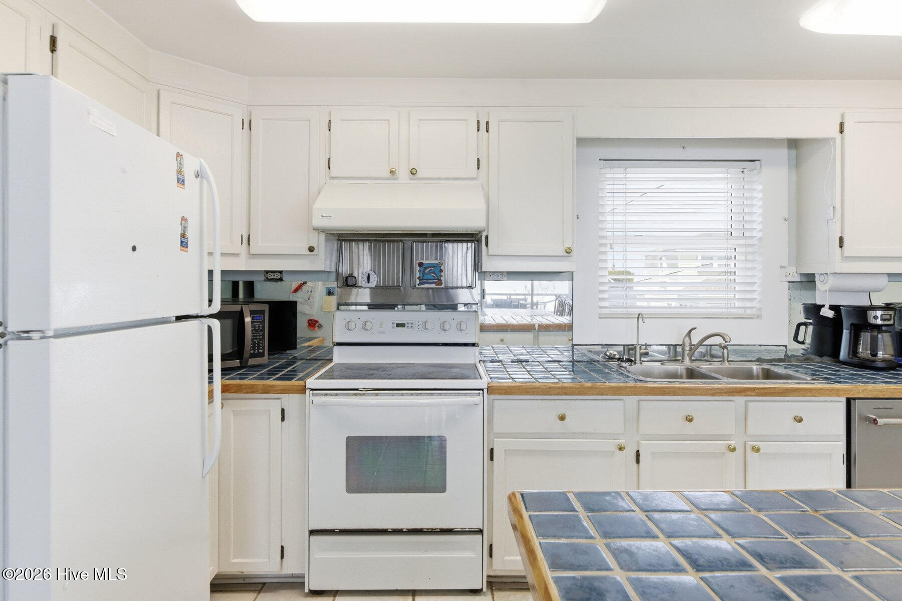 100566391 | Photo 16