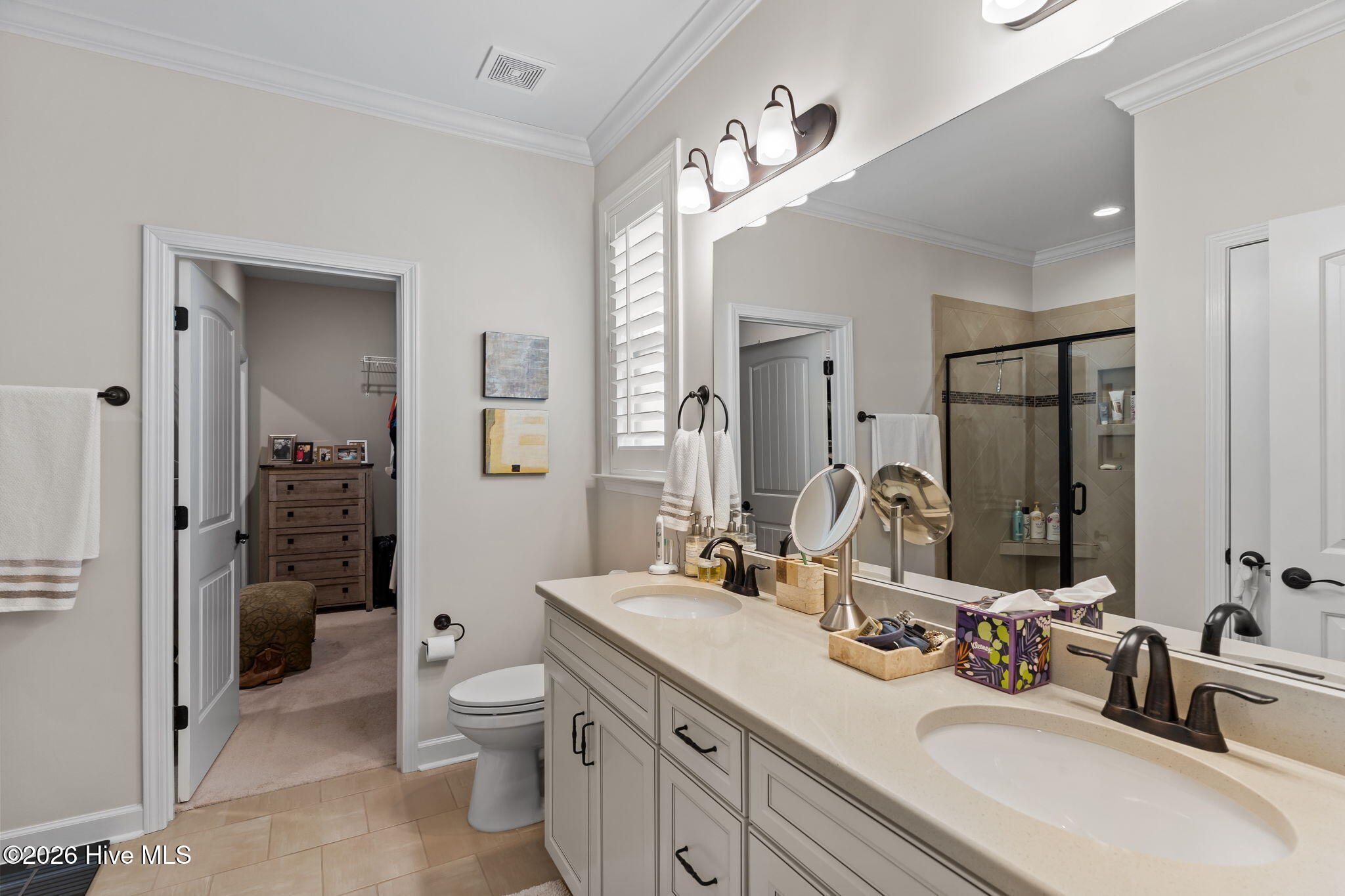 100557364 | Photo 27