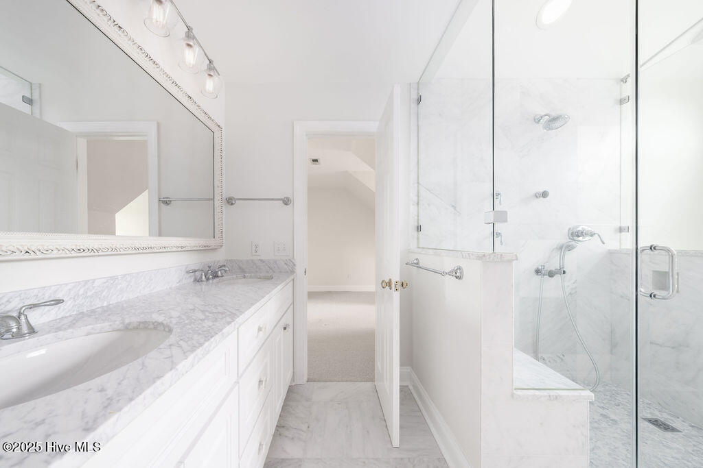 100521918 | Photo 34