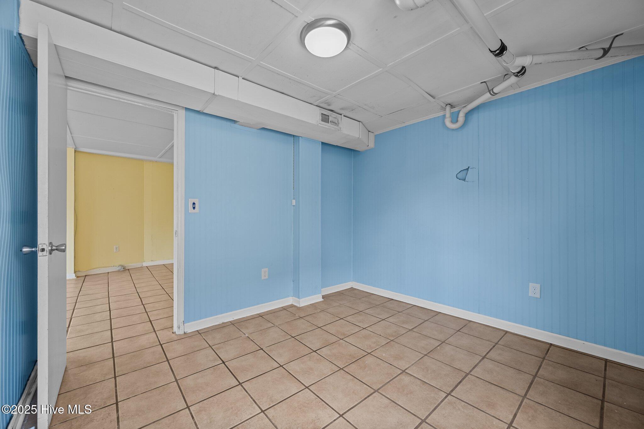 100555886 | Photo 17