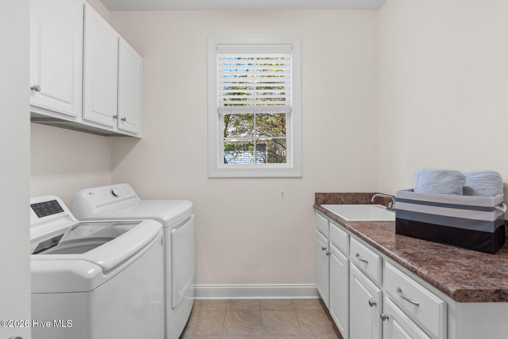 Undisclosed Address, Southport, NC, 28461