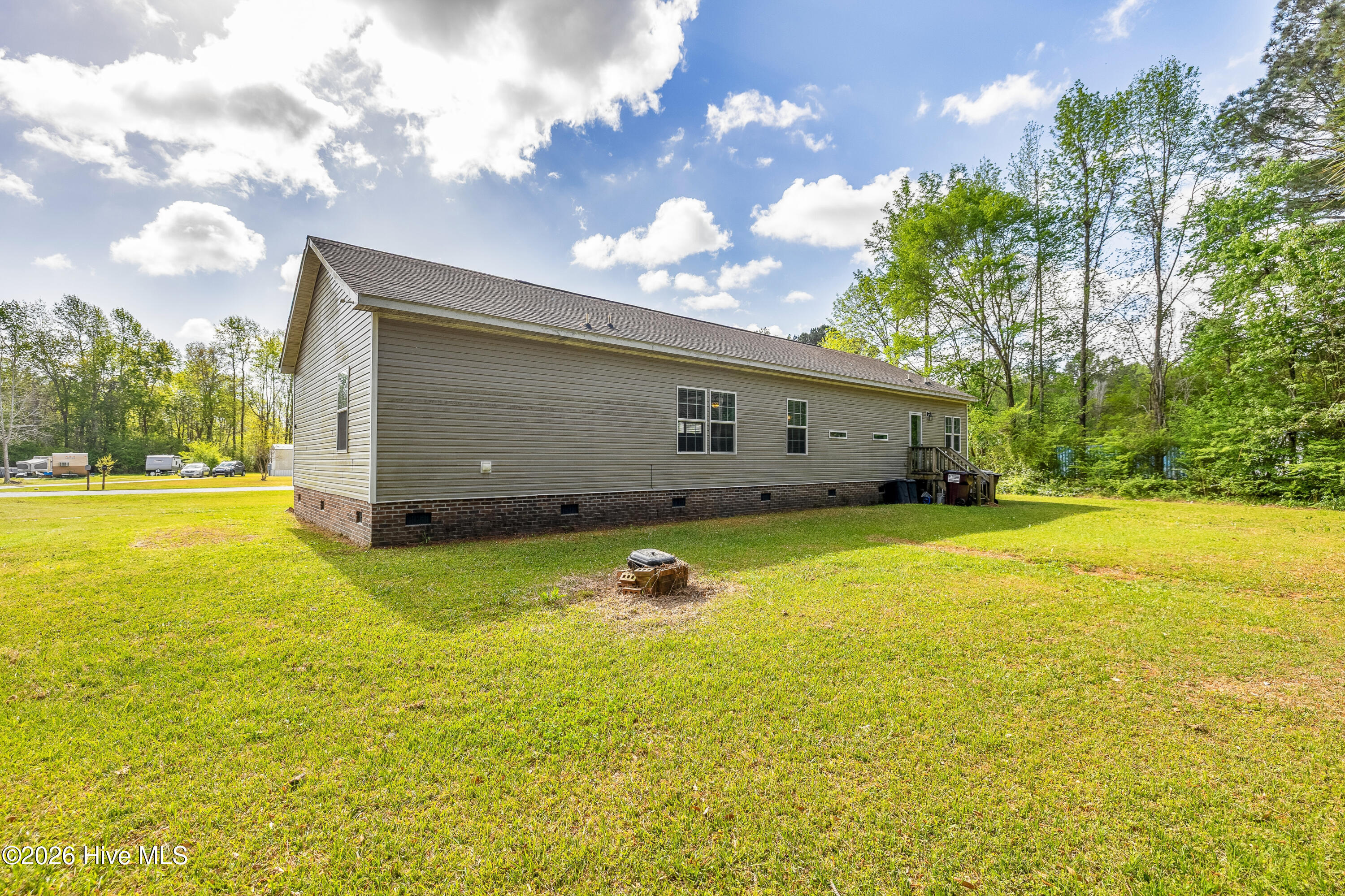 100565815 | Photo 32