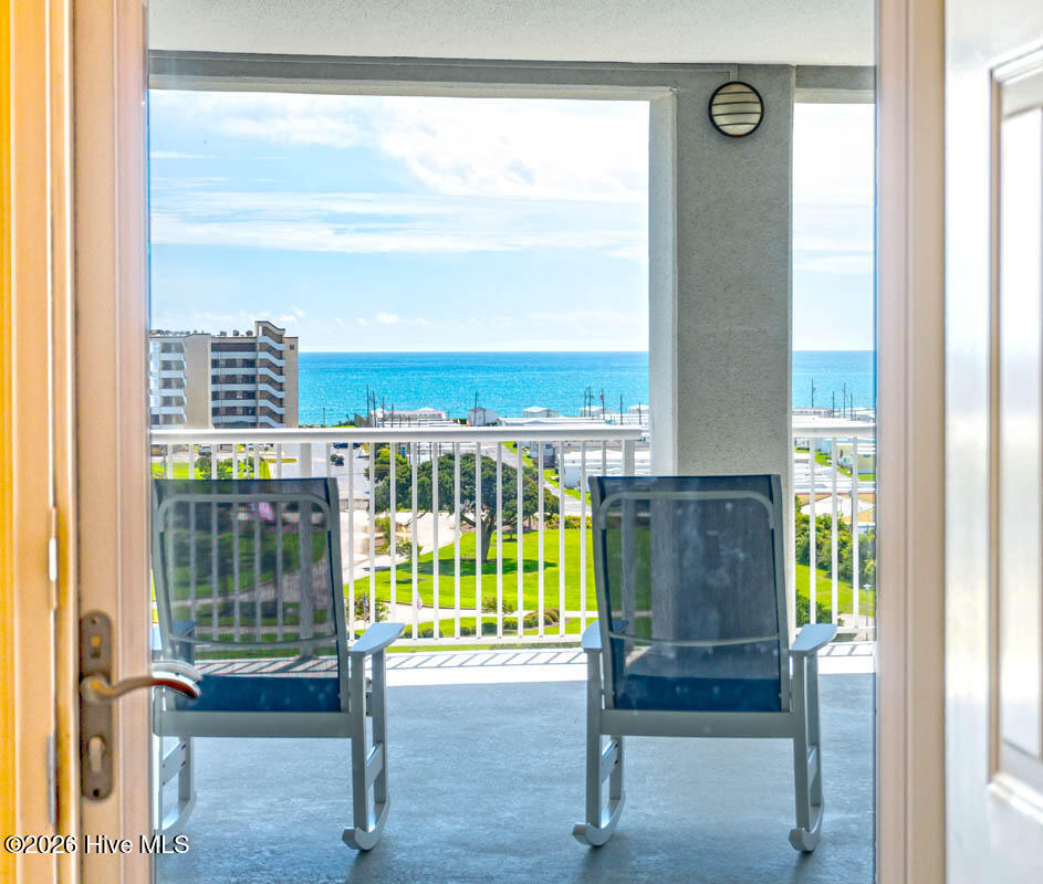 Ocean View - front door 606