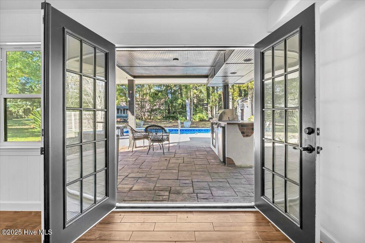 100540013 | Photo 10