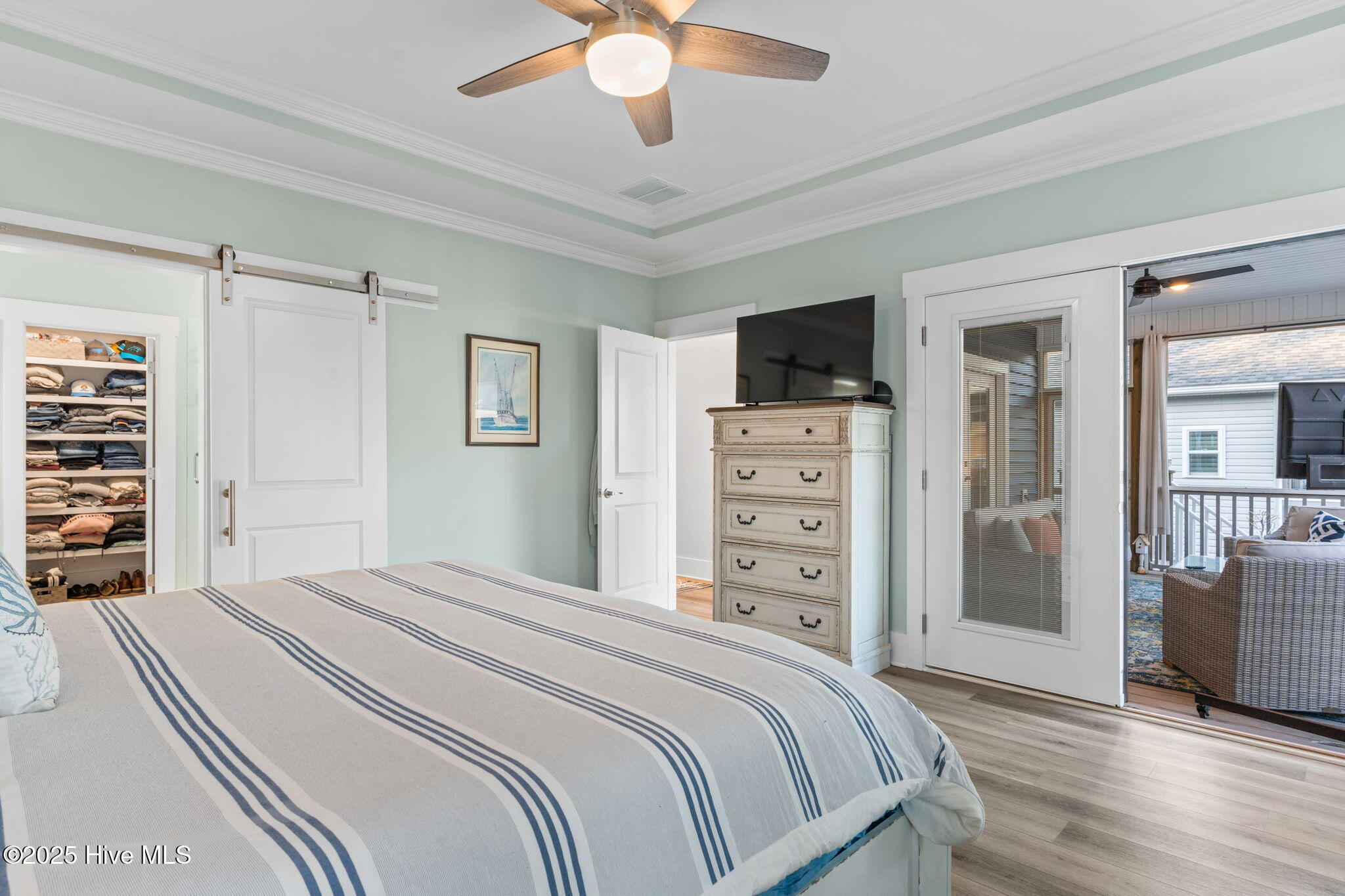 100542676 | Photo 23