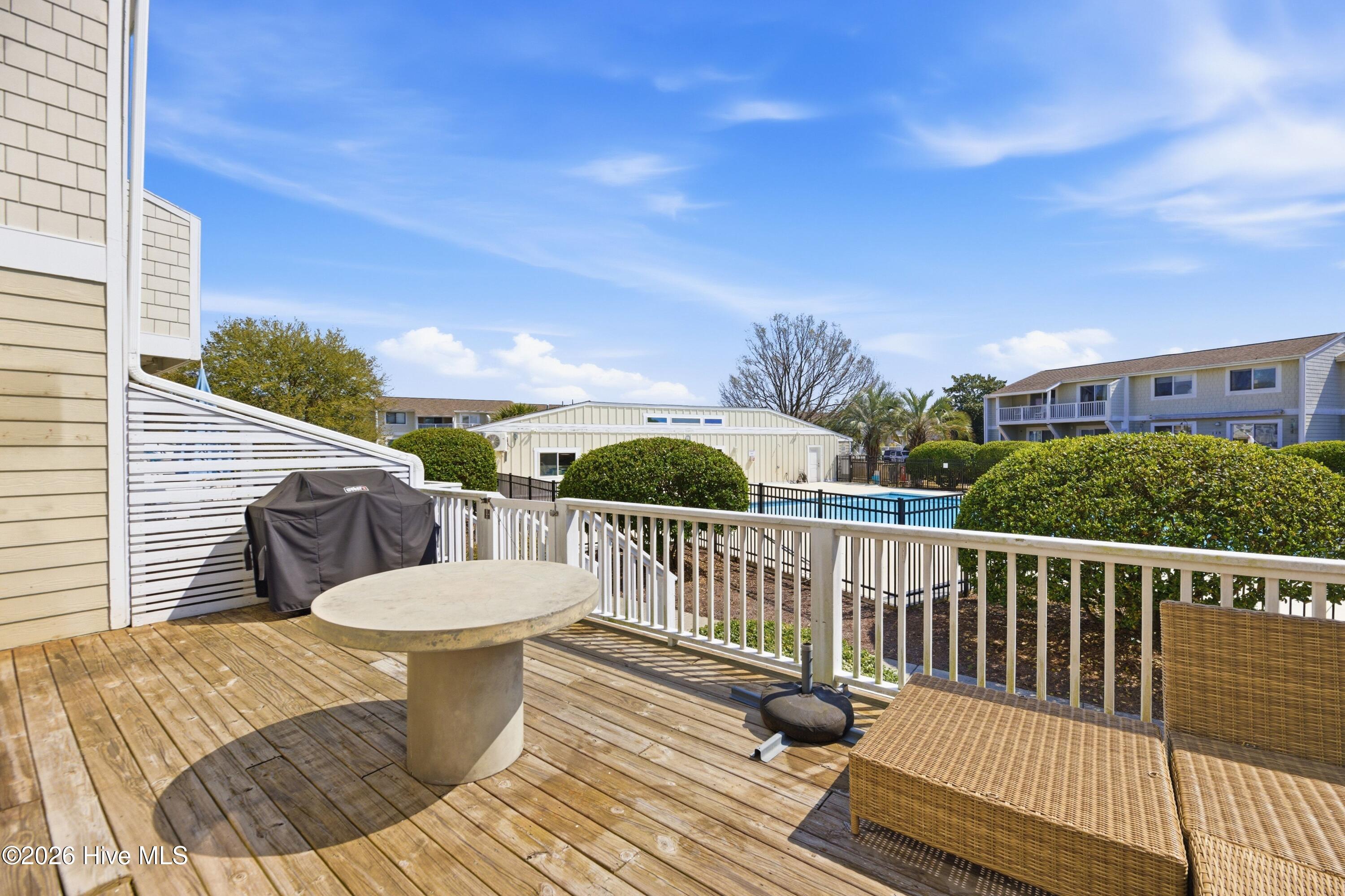 100559841 | Photo 22