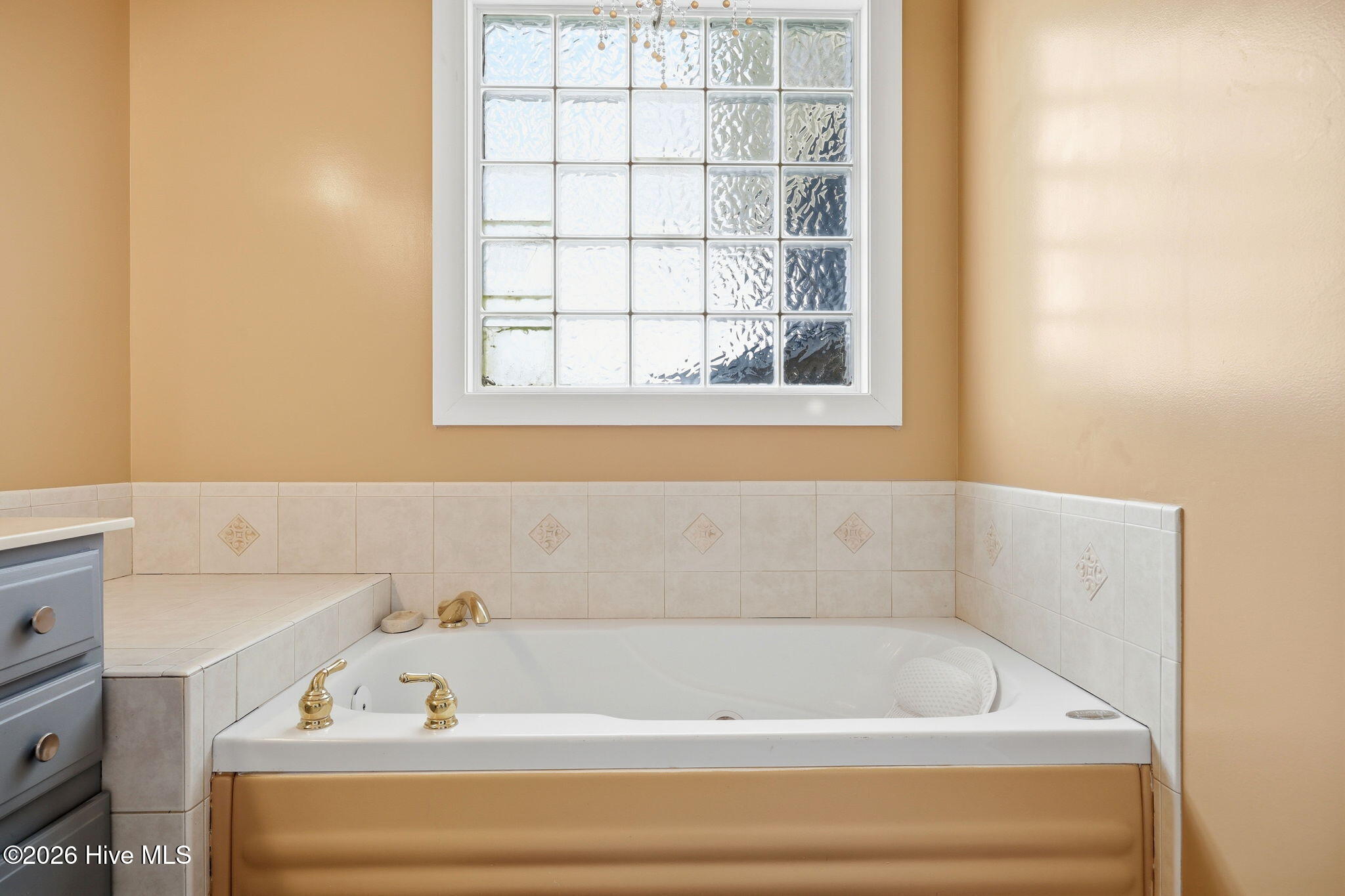 Jacuzzi tub in Primary Bathroom