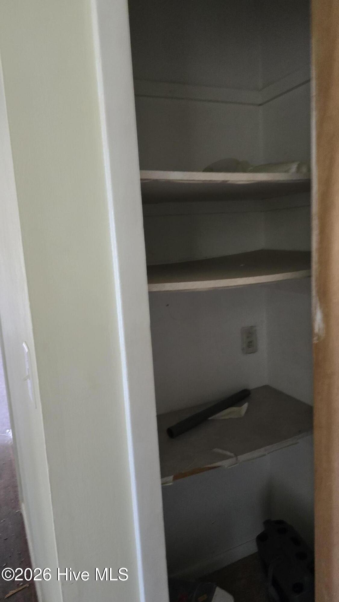 100561564 | Photo 32