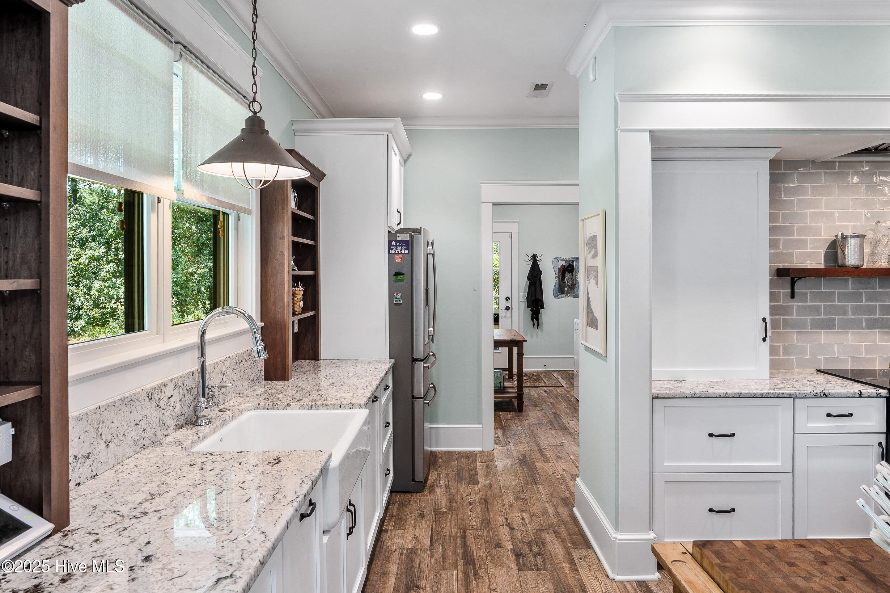 100522220 | Photo 25