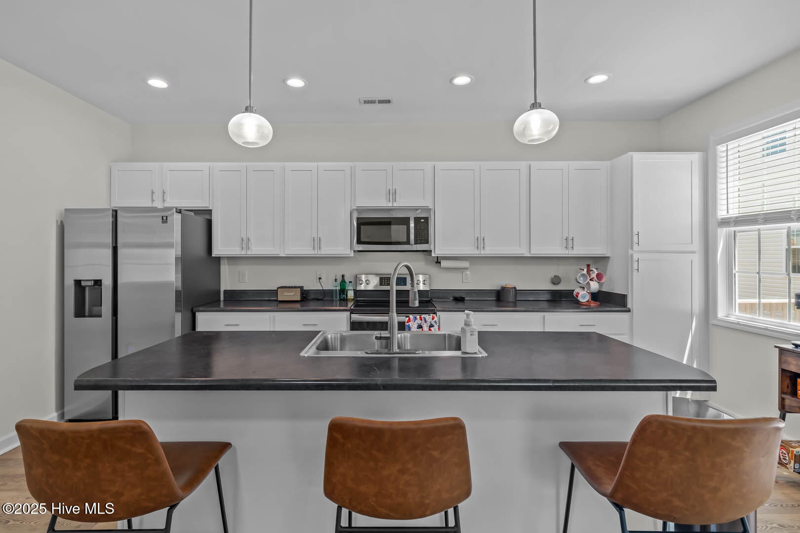 100516062 | Photo 23