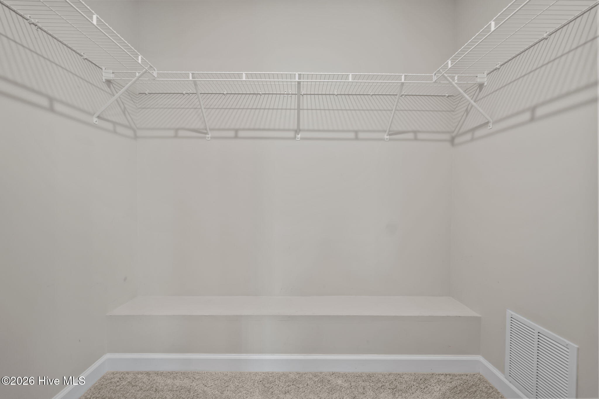 100561412 | Photo 19