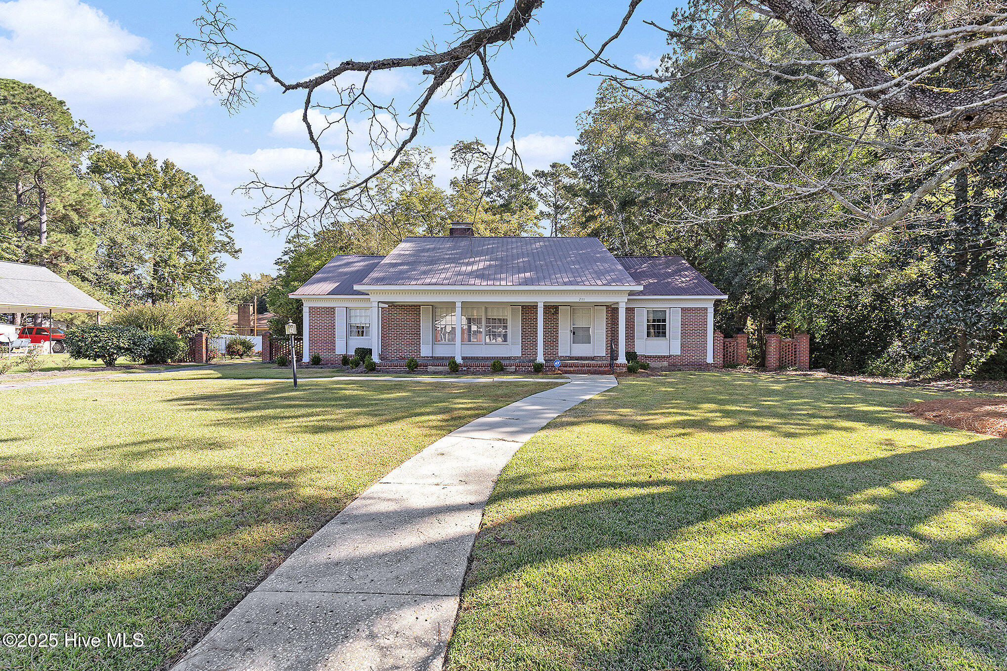 Homes for sale in Tabor City, NC | 211 Pireway Rd, Tabor City, NC 28463 | MLS# 100537209