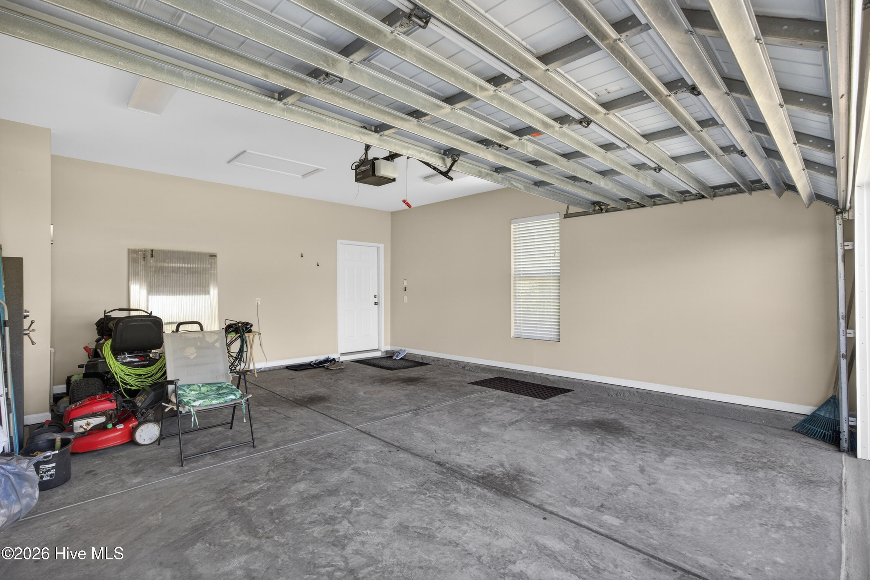 100563500 | Photo 37