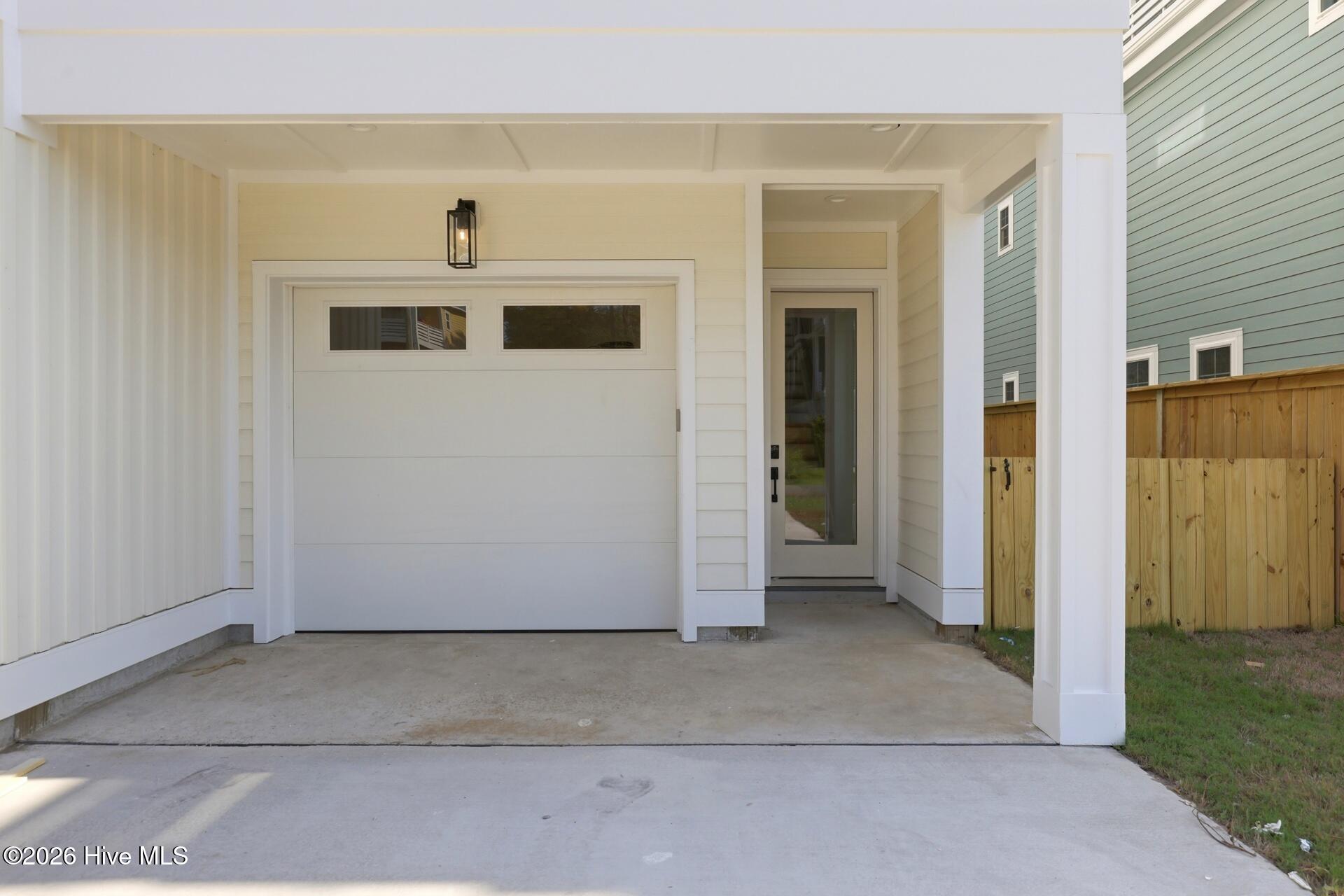 502 North Carolina Avenue 2 — listing photograph 5