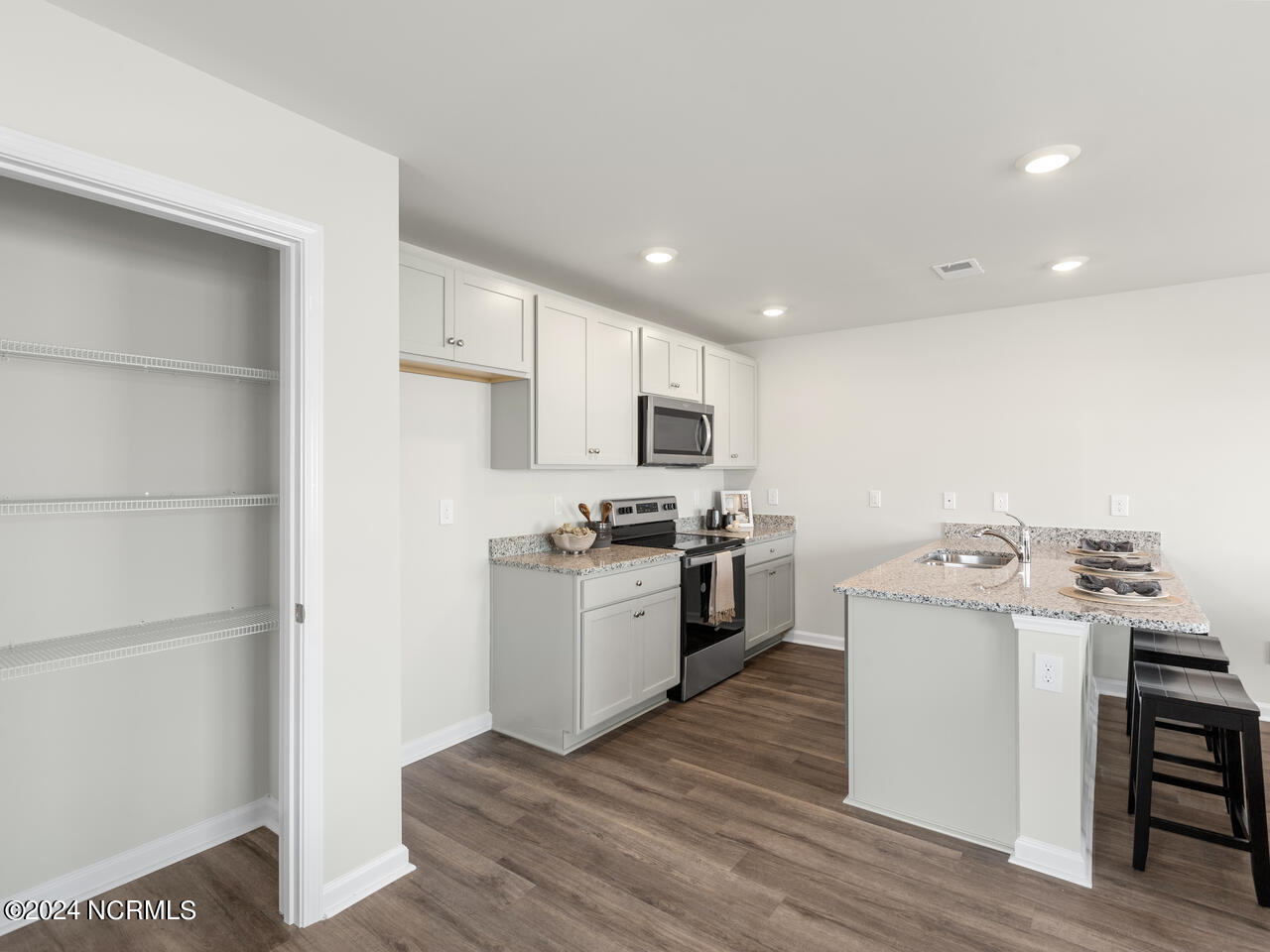 100562456 | Photo 15