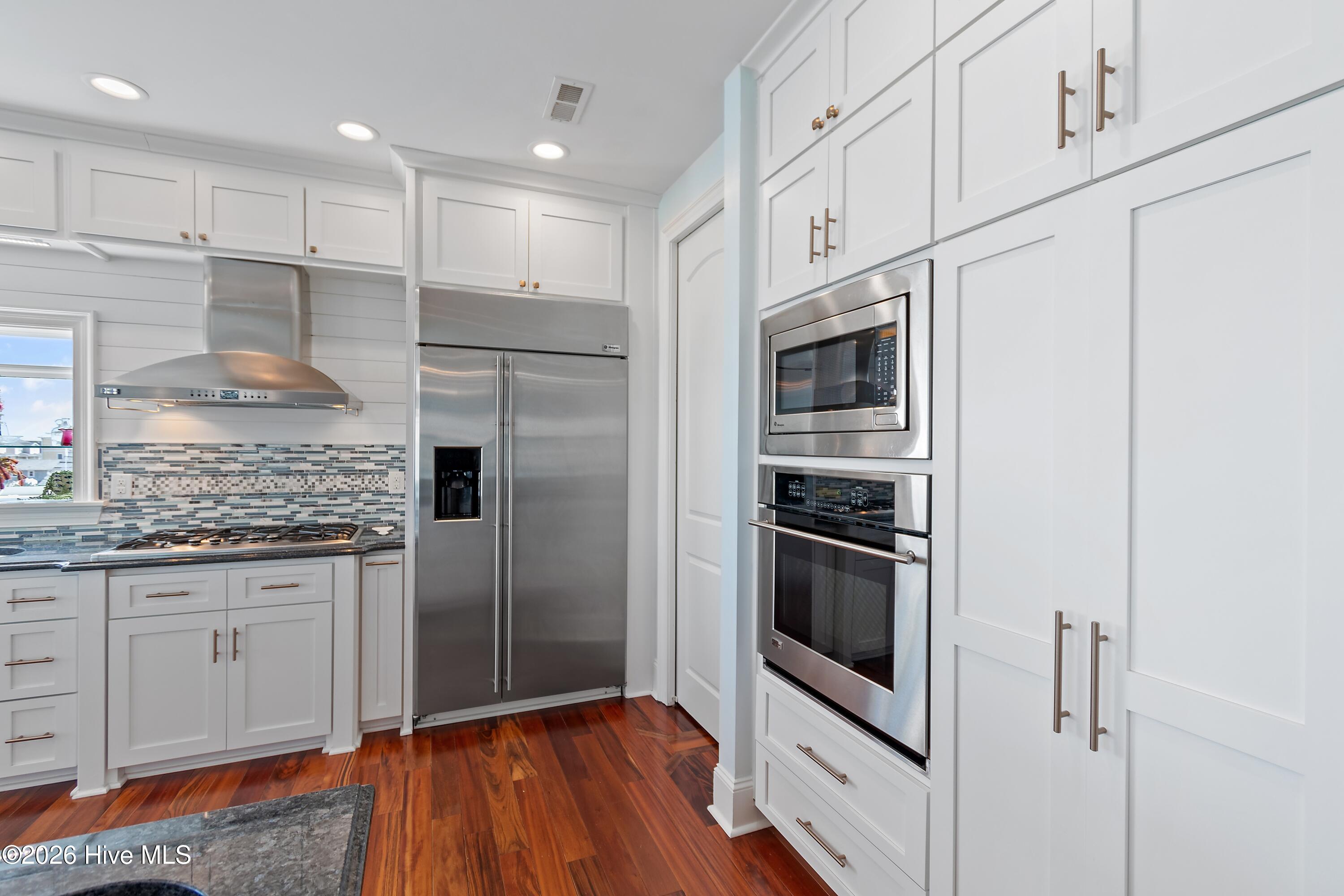 100562772 | Photo 33