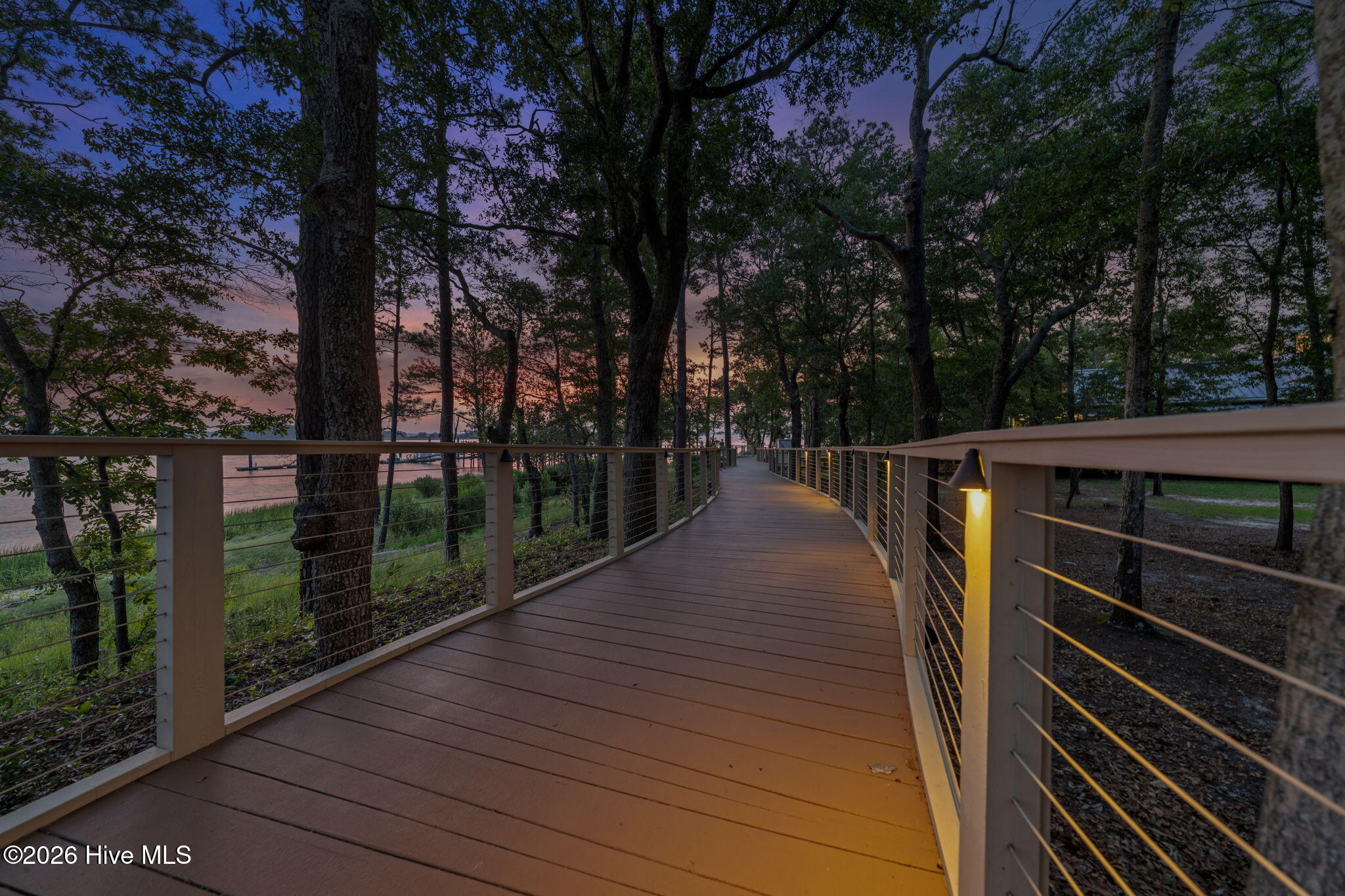 100568538 | Photo 77