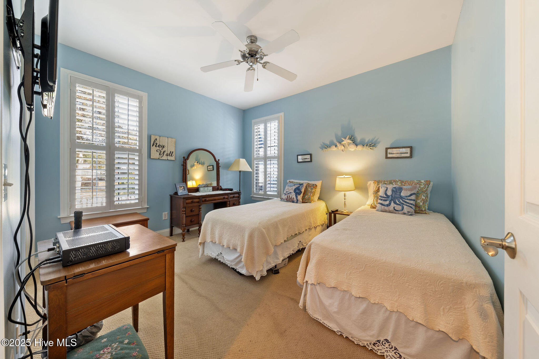 100552412 | Photo 51