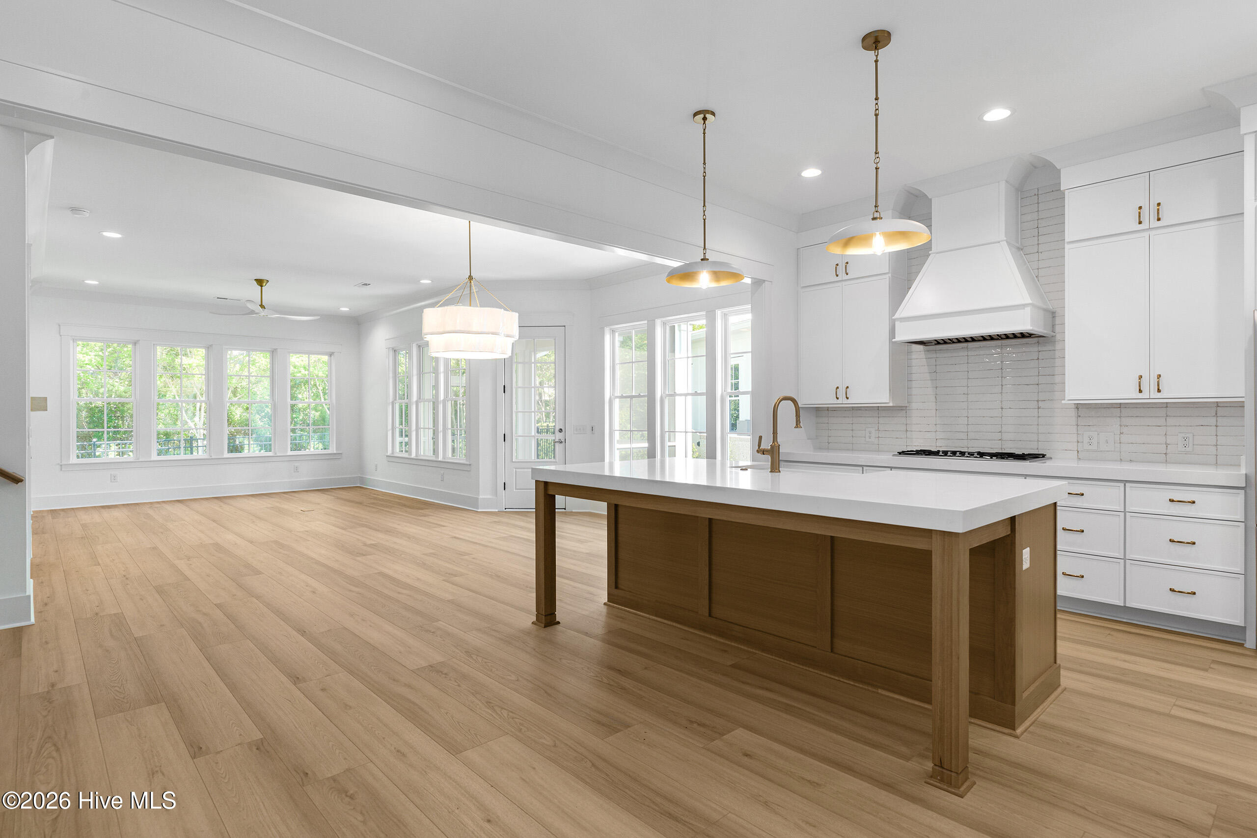 100519914 | Photo 24