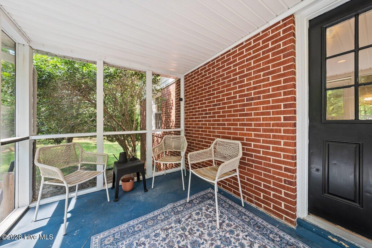 405 Elm Street