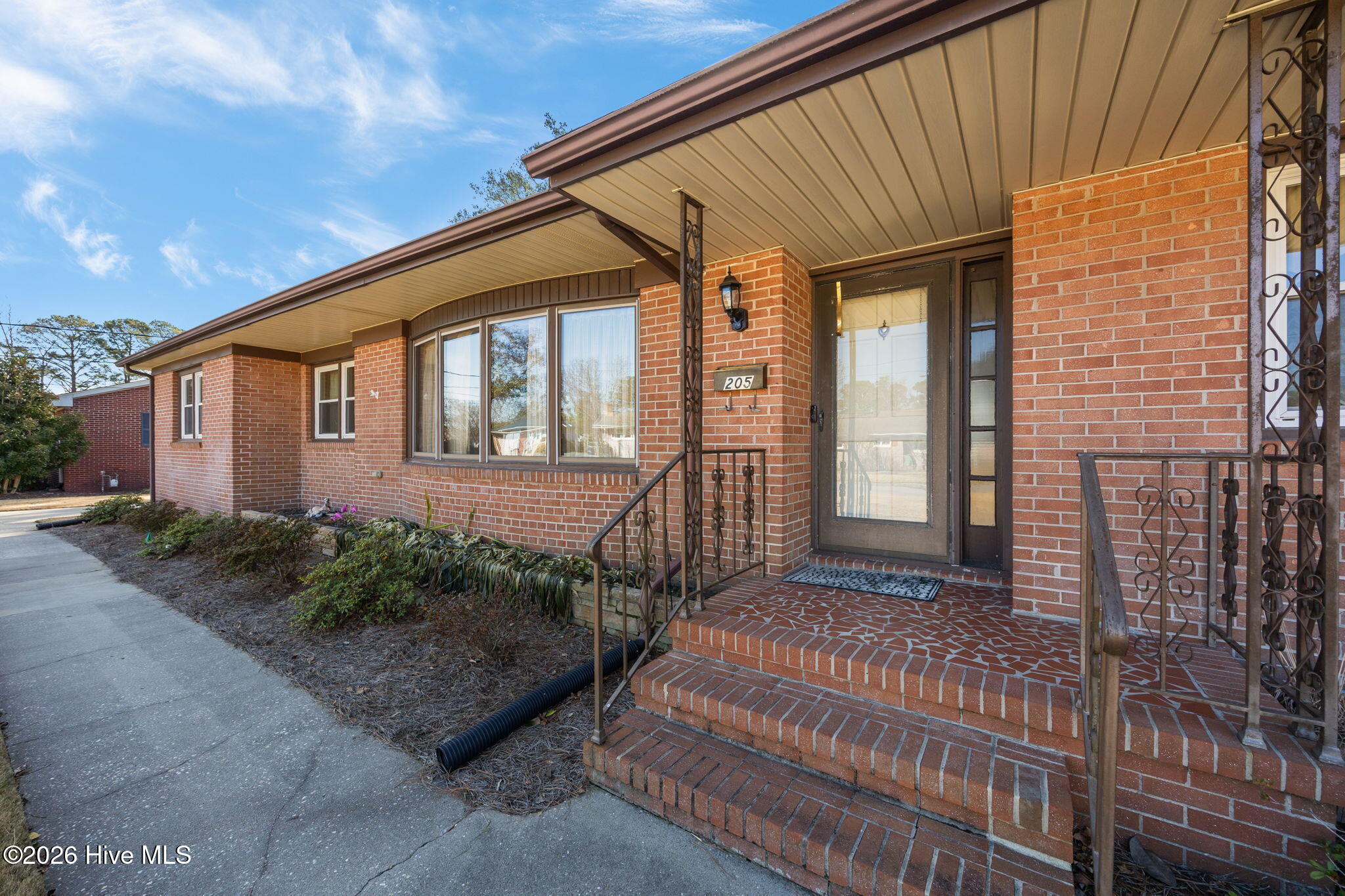 100547084 | Photo 12