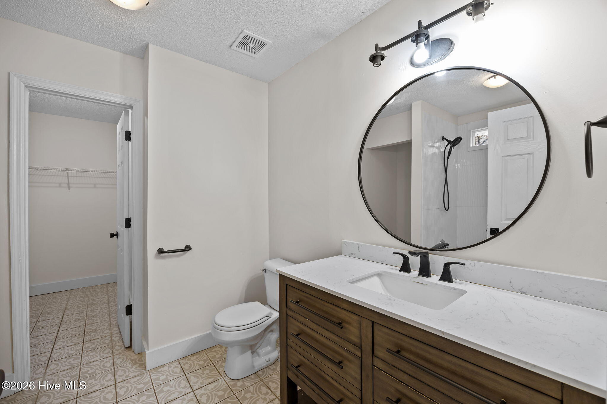 100557636 | Photo 26