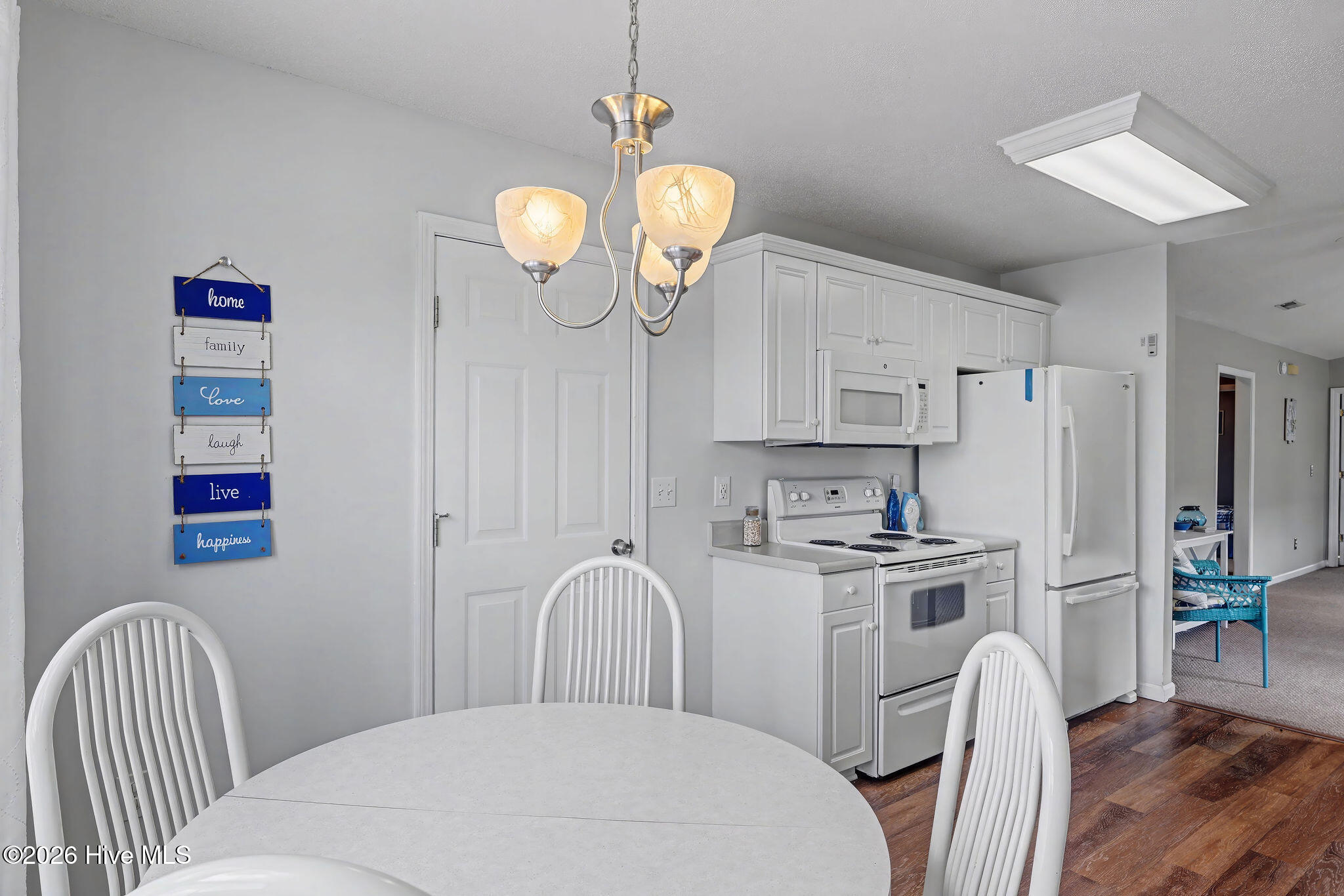 100560701 | Photo 17