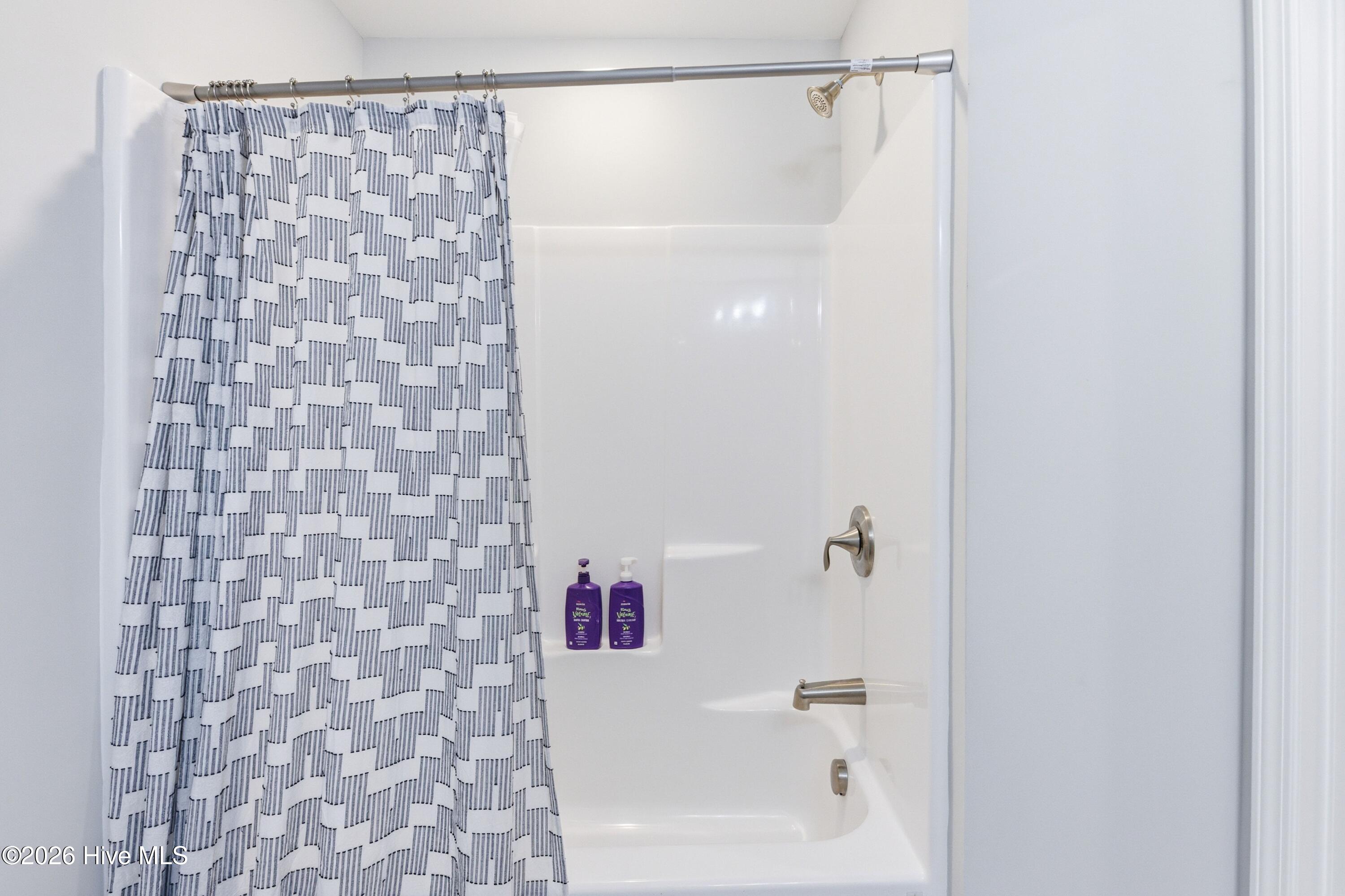 100564137 | Photo 28