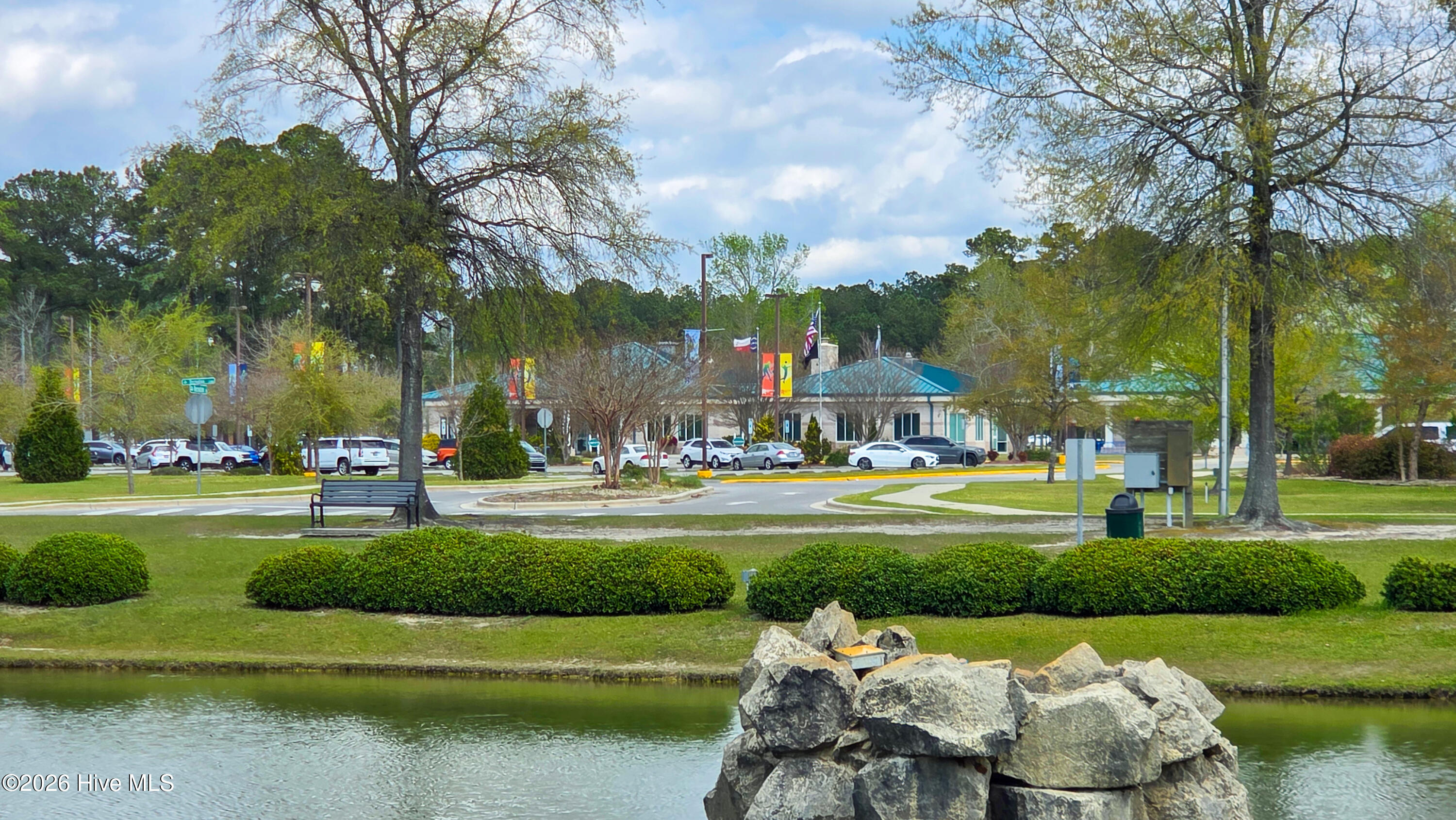 100562387 | Photo 53