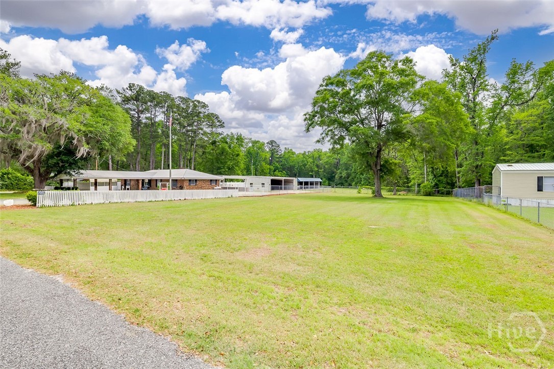 Lot between 440 and 428 Pecan