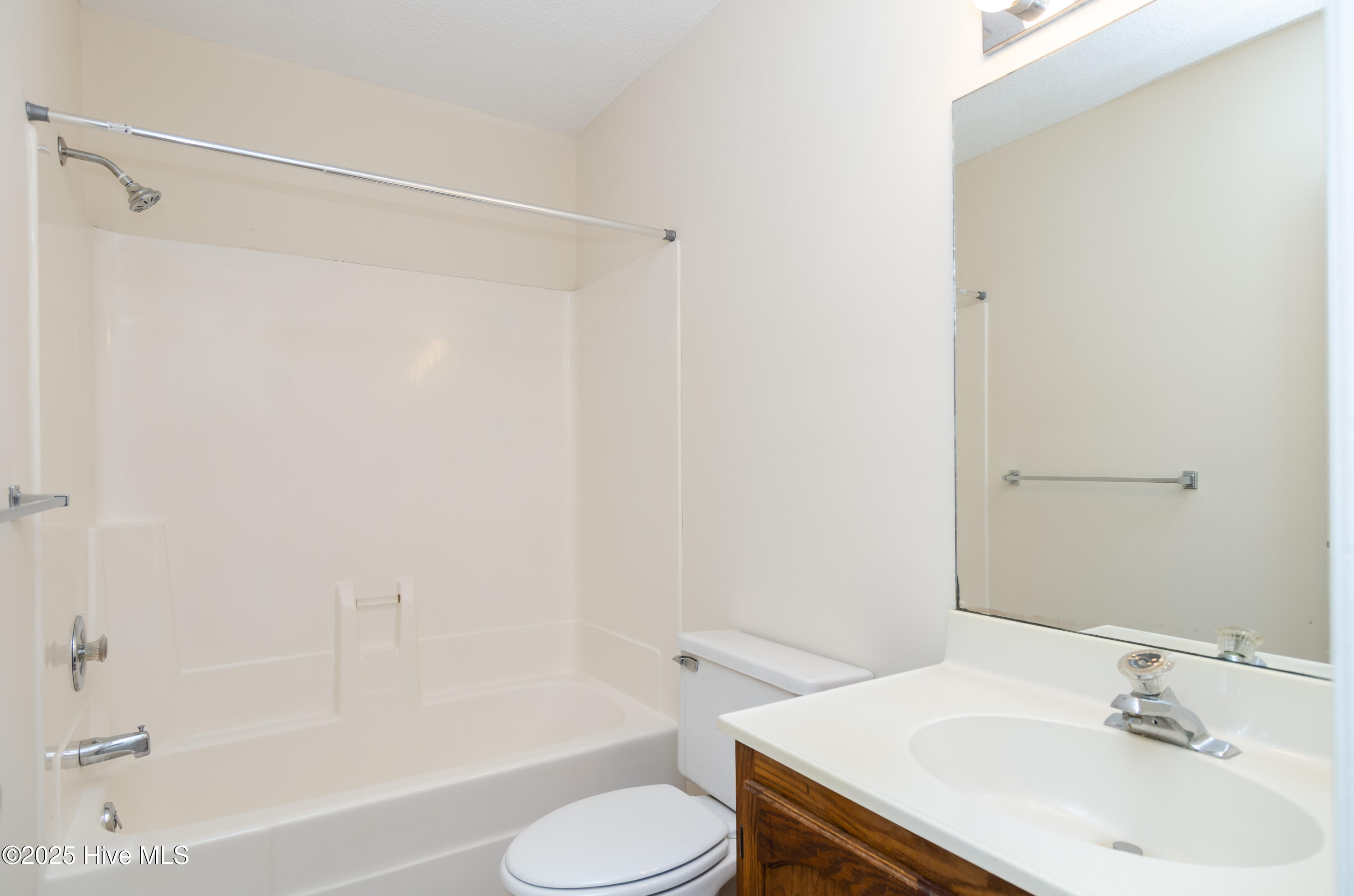 100486106 | Photo 16