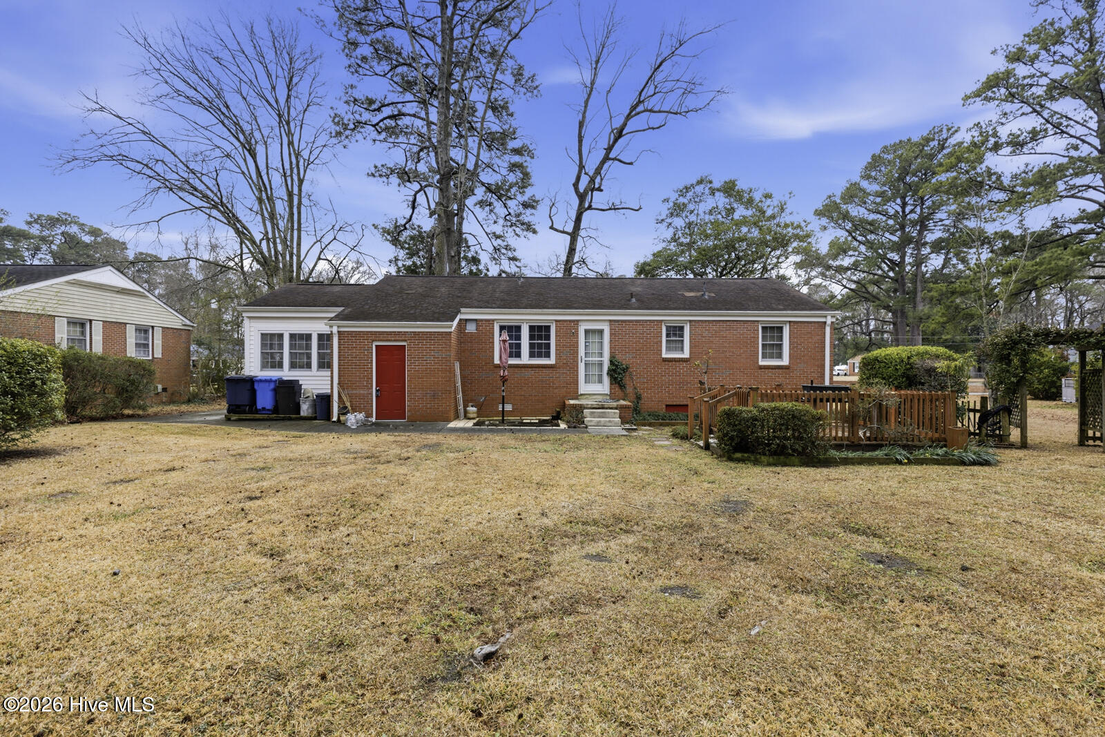 100558769 | Photo 24