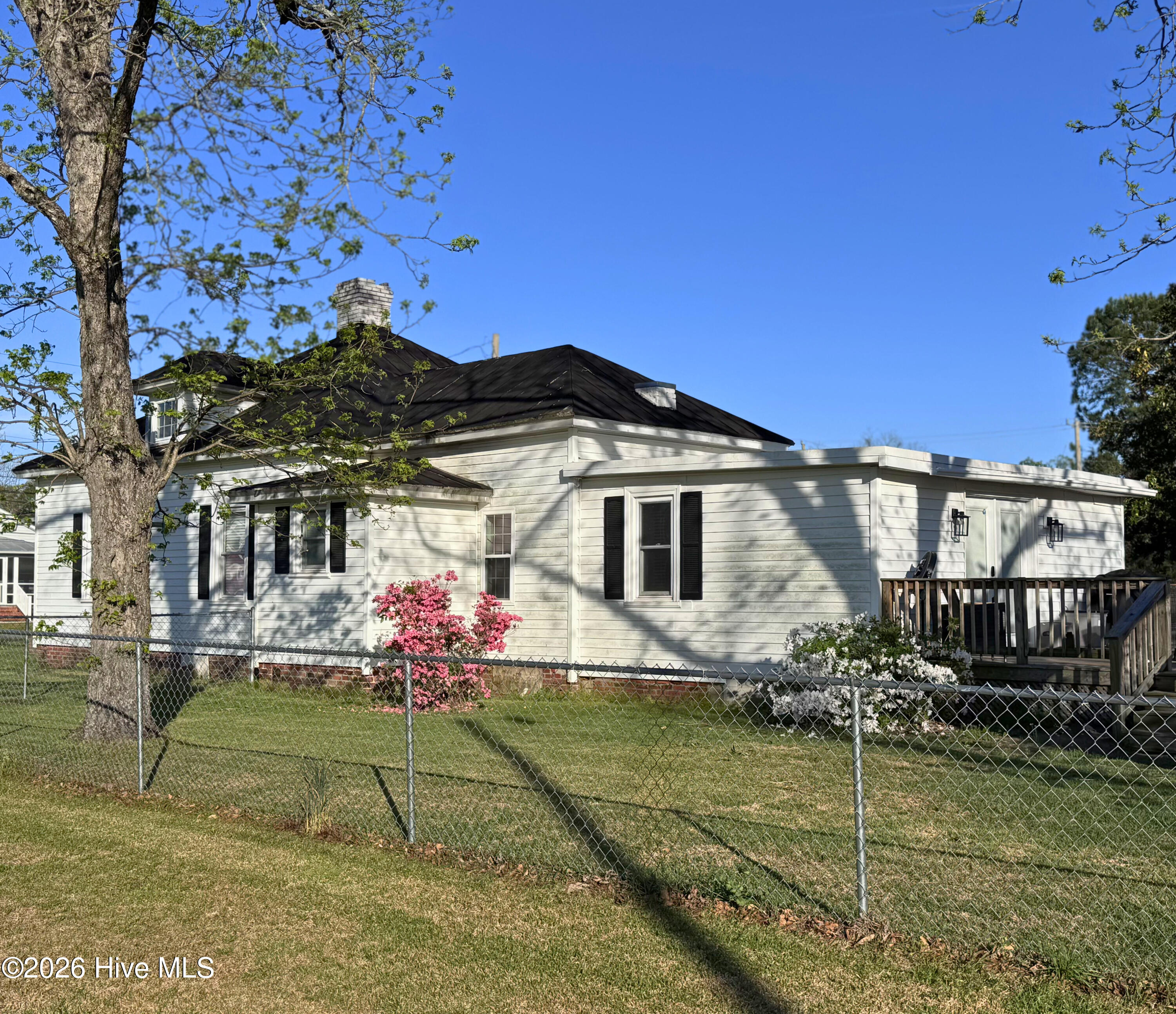 3405 Oaks 