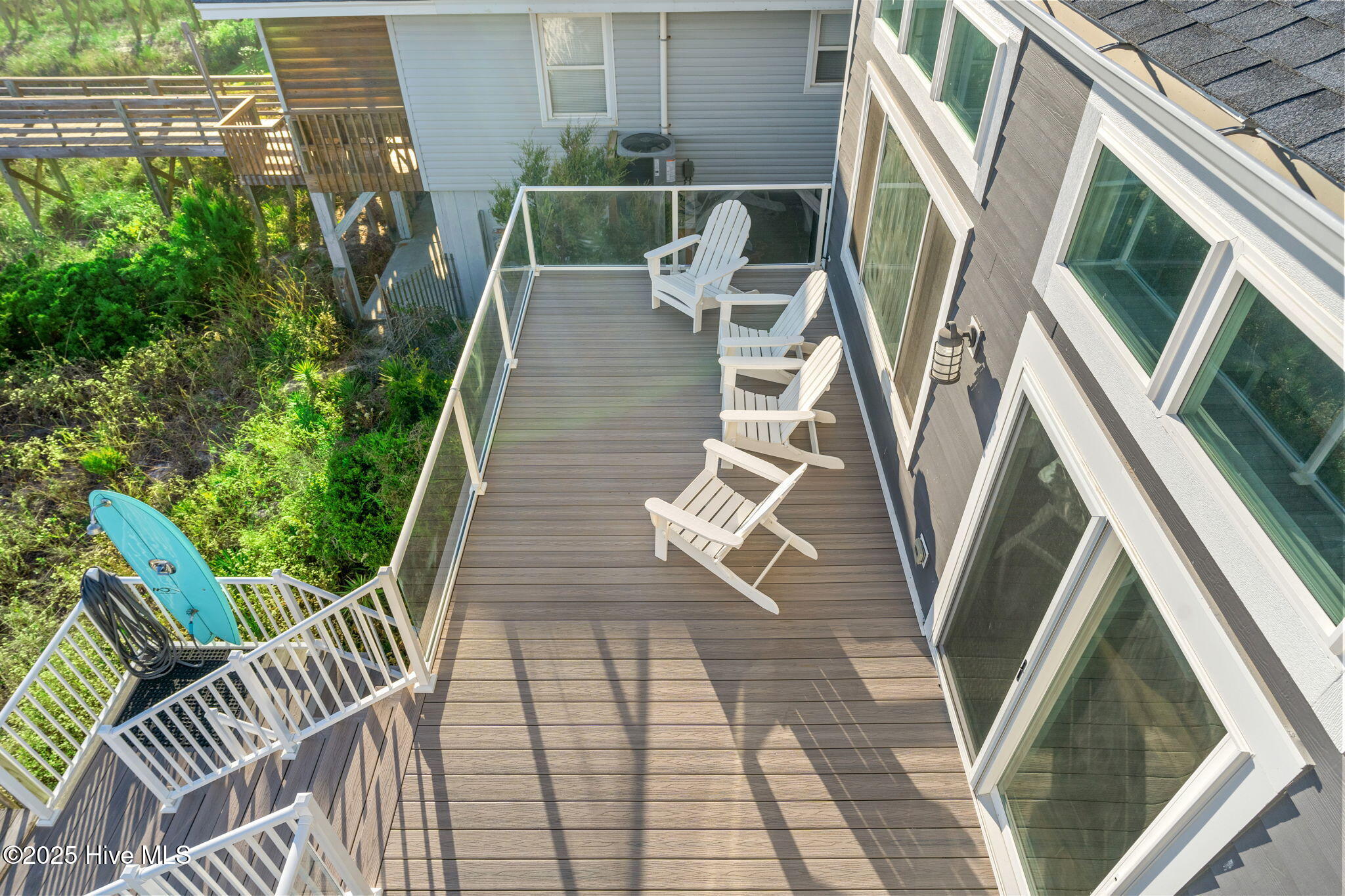 100540283 | Photo 17