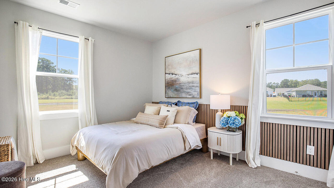 100567119 | Photo 32