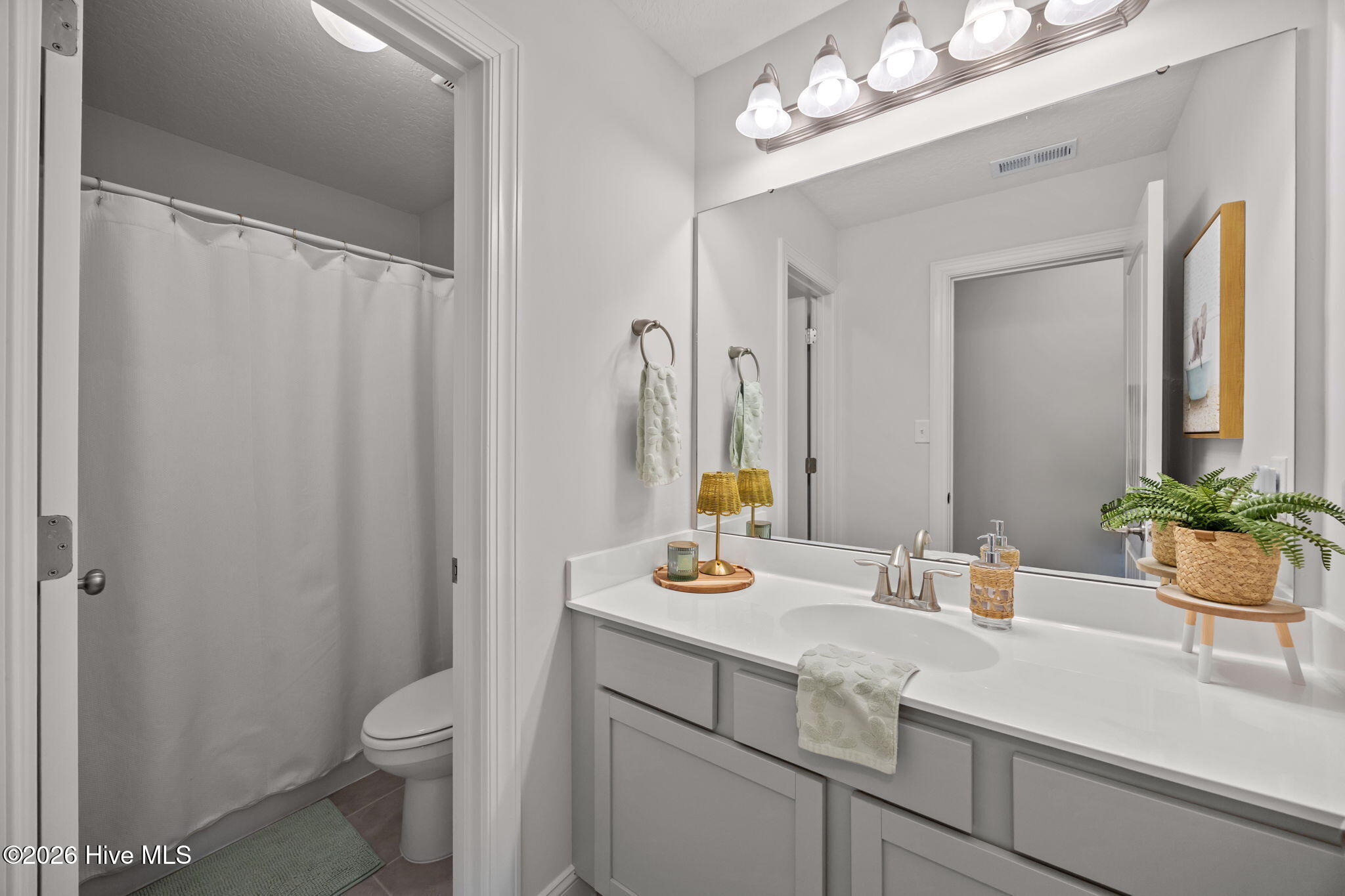 100555246 | Photo 34