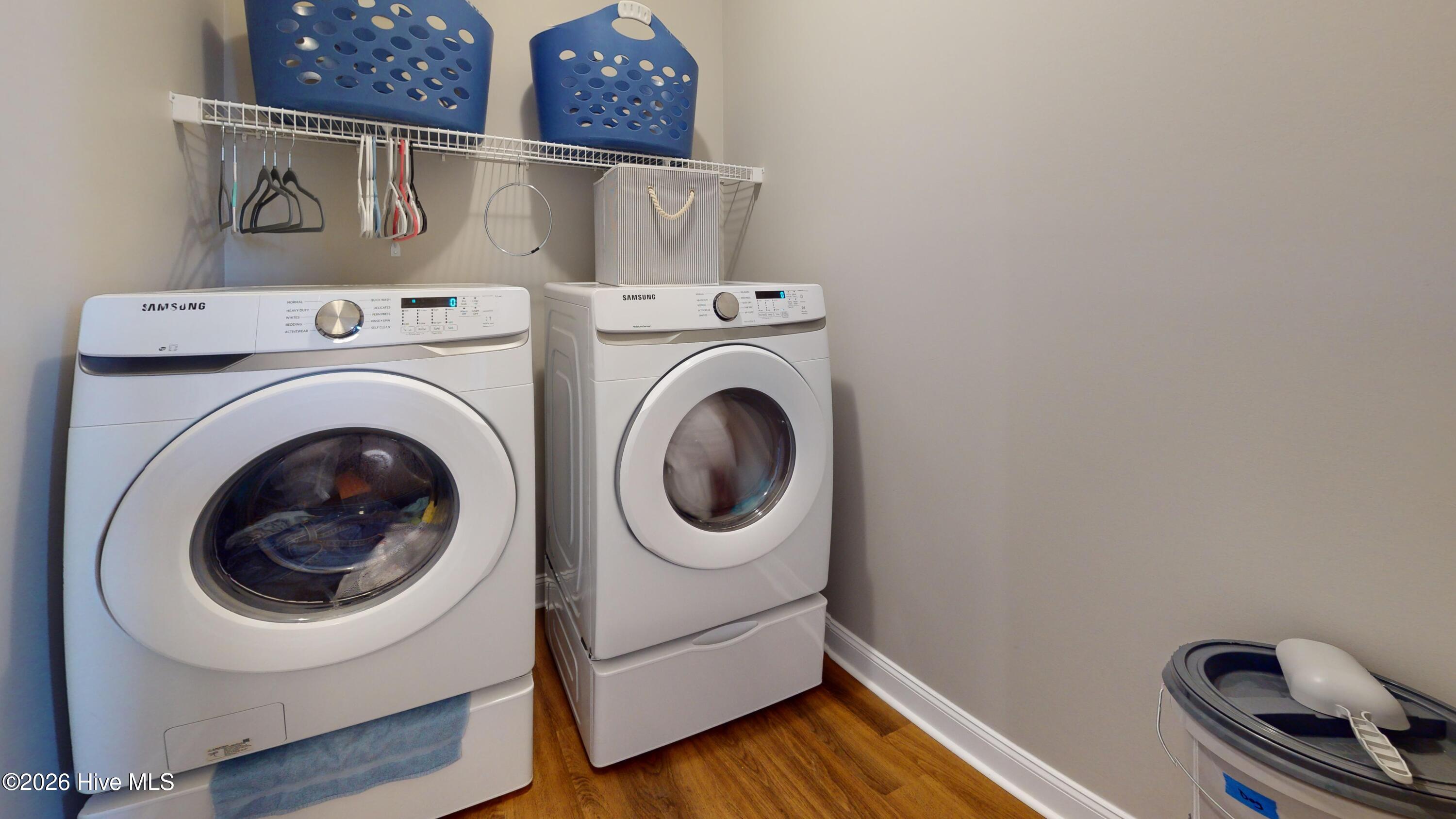 100547102 | Photo 24