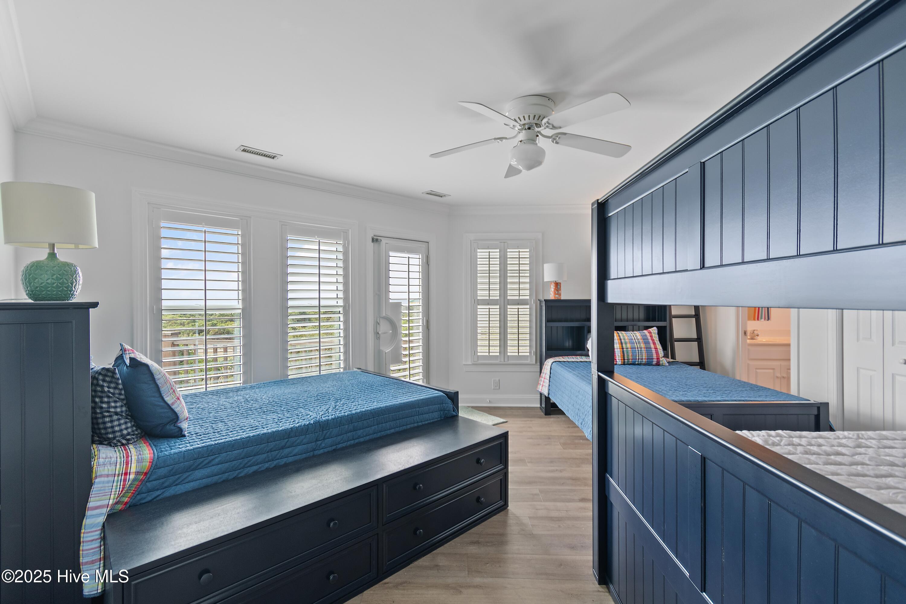 100536702 | Photo 91