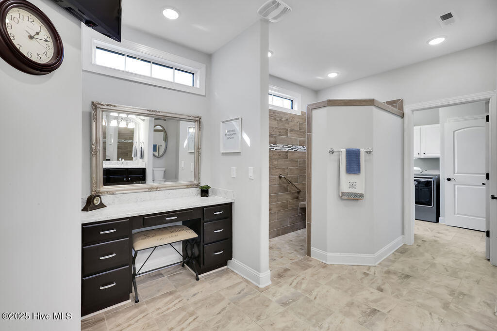 100545215 | Photo 26