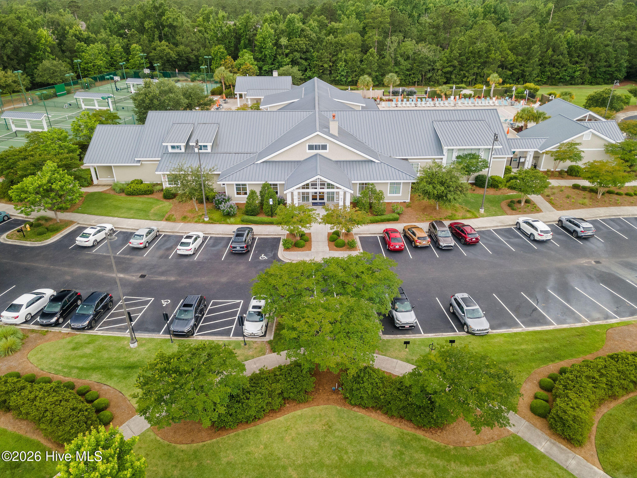 100564757 | Photo 74