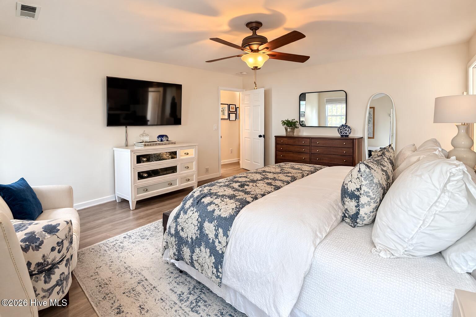 100559708 | Photo 45