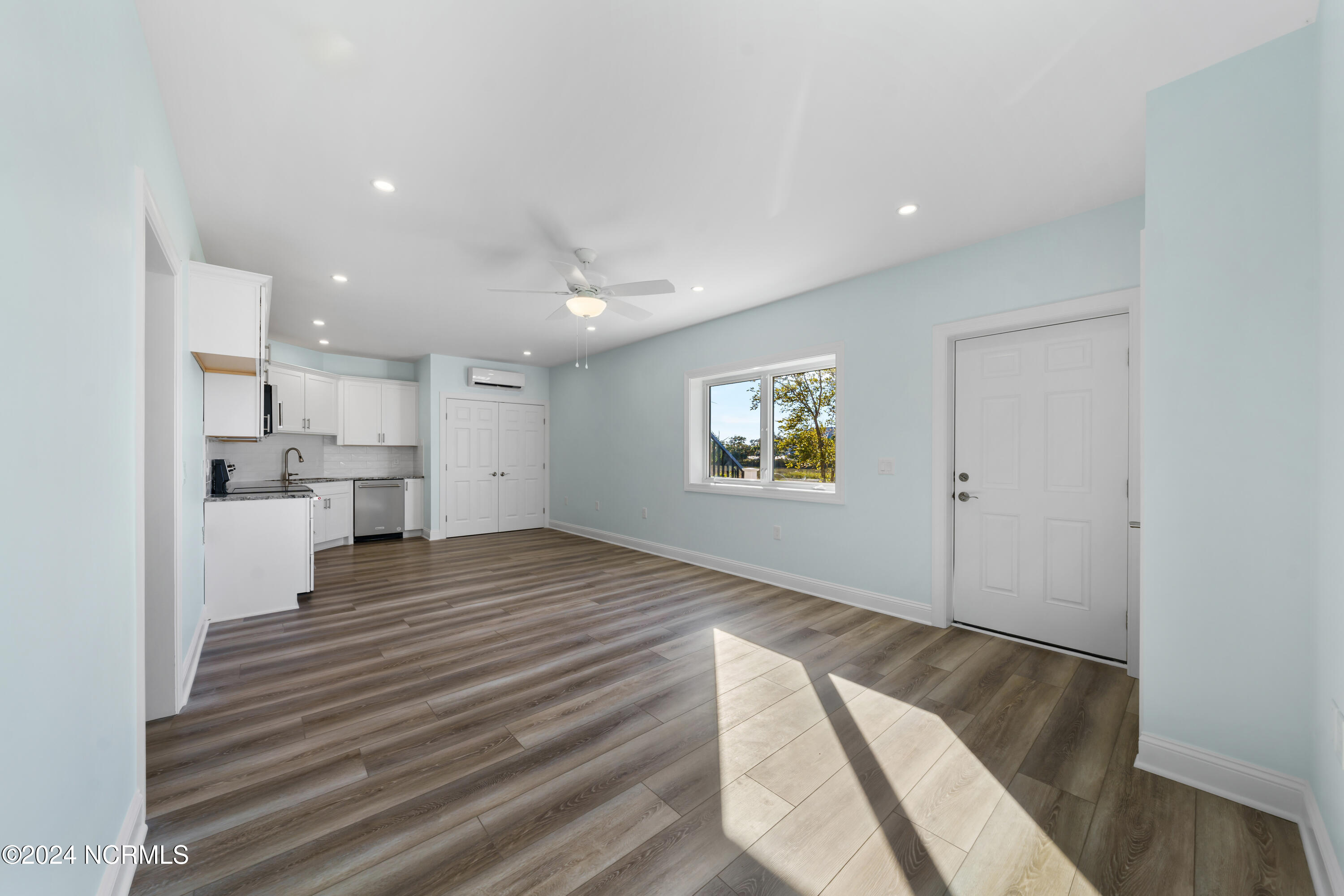 100511471 | Photo 79