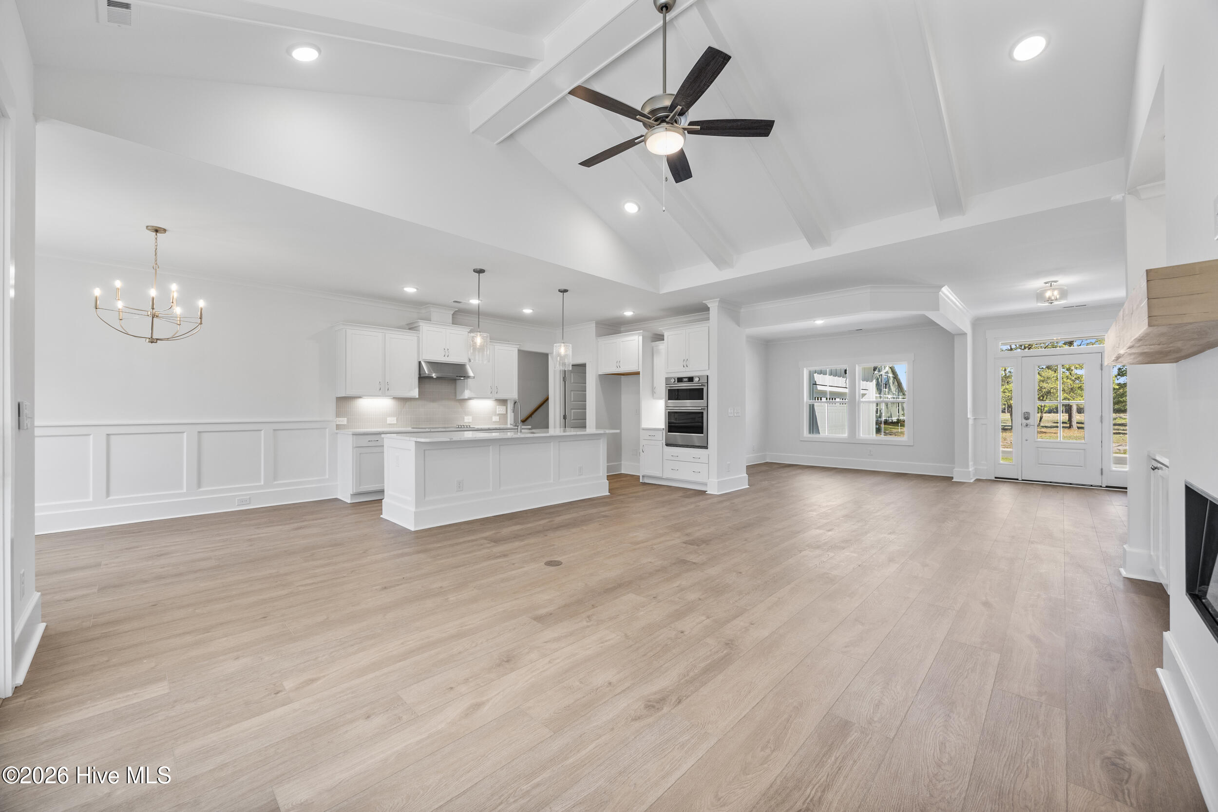 100554696 | Photo 17