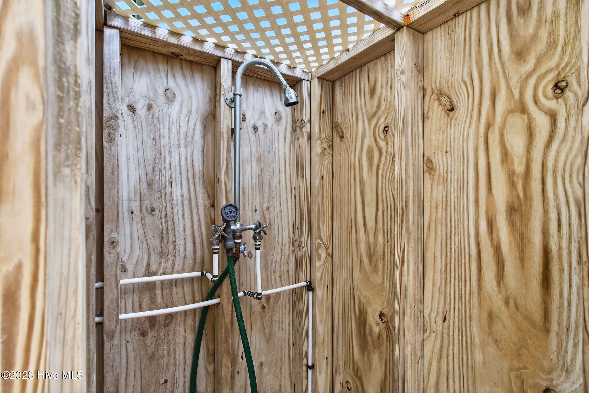 100558520 | Photo 53