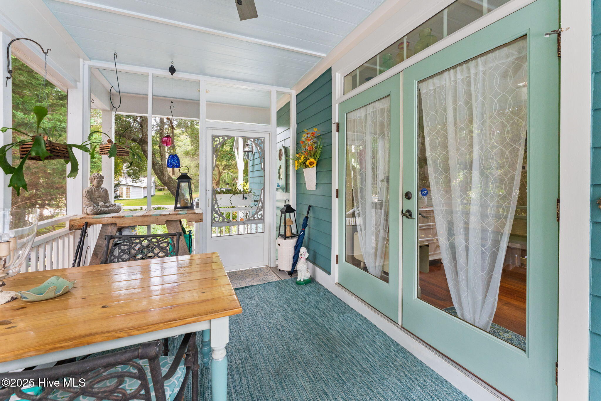 100534580 | Photo 14