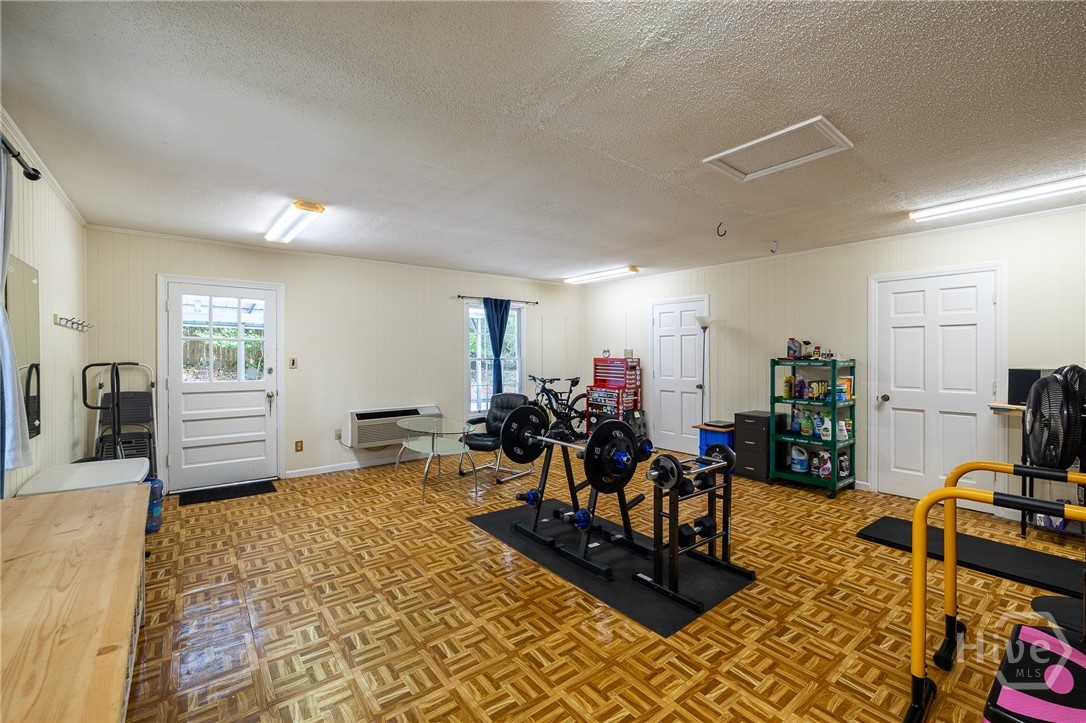 140 Rollingwood Drive