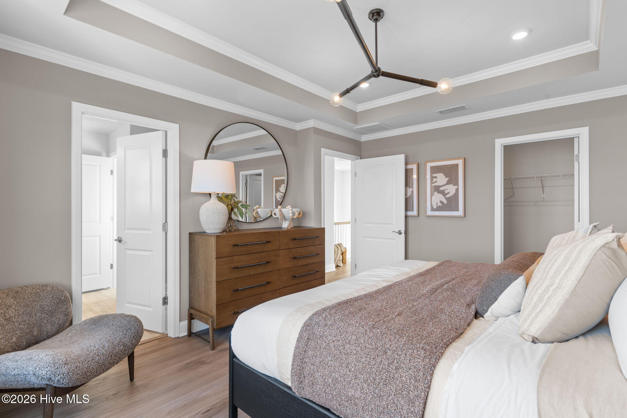 100560253 | Photo 27